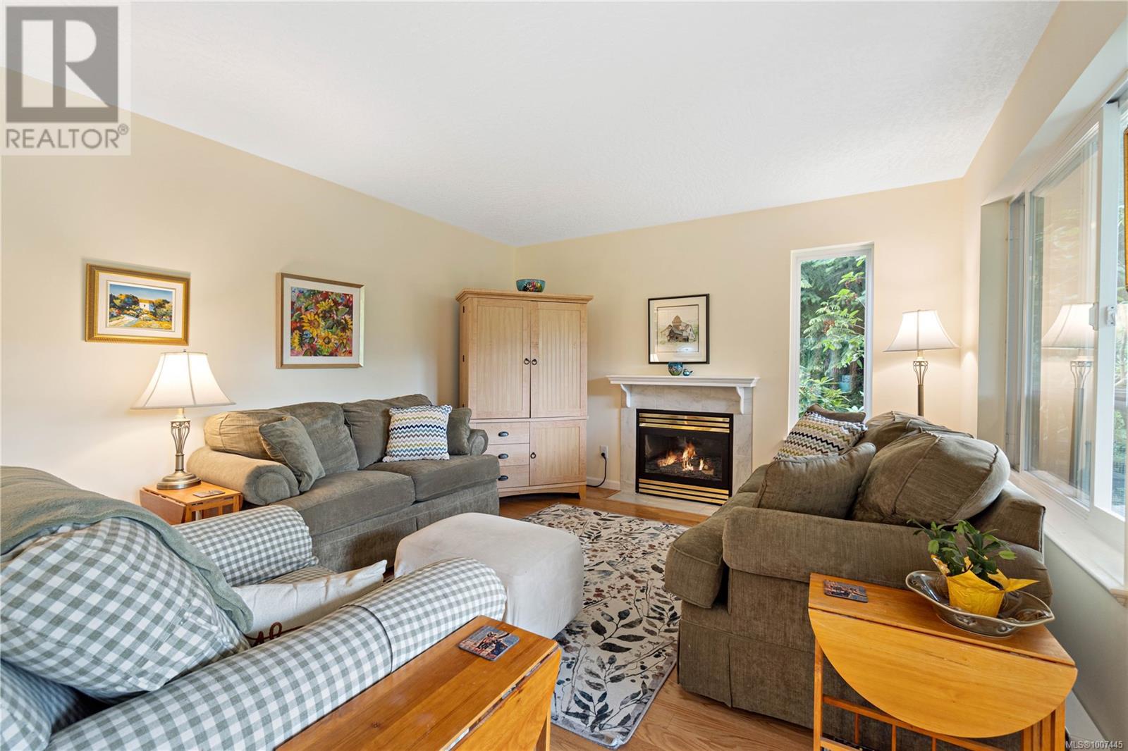 Photo 11 of 1651 Abbey Rd, Qualicum Beach BC