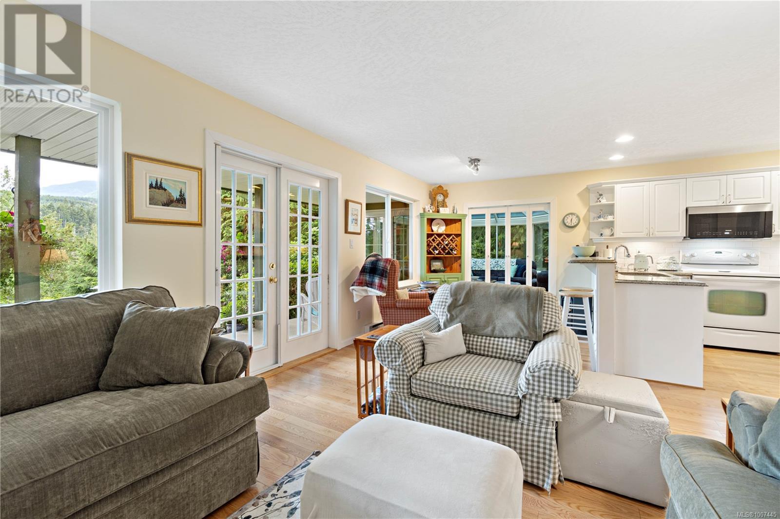 Photo 31 of 1651 Abbey Rd, Qualicum Beach BC