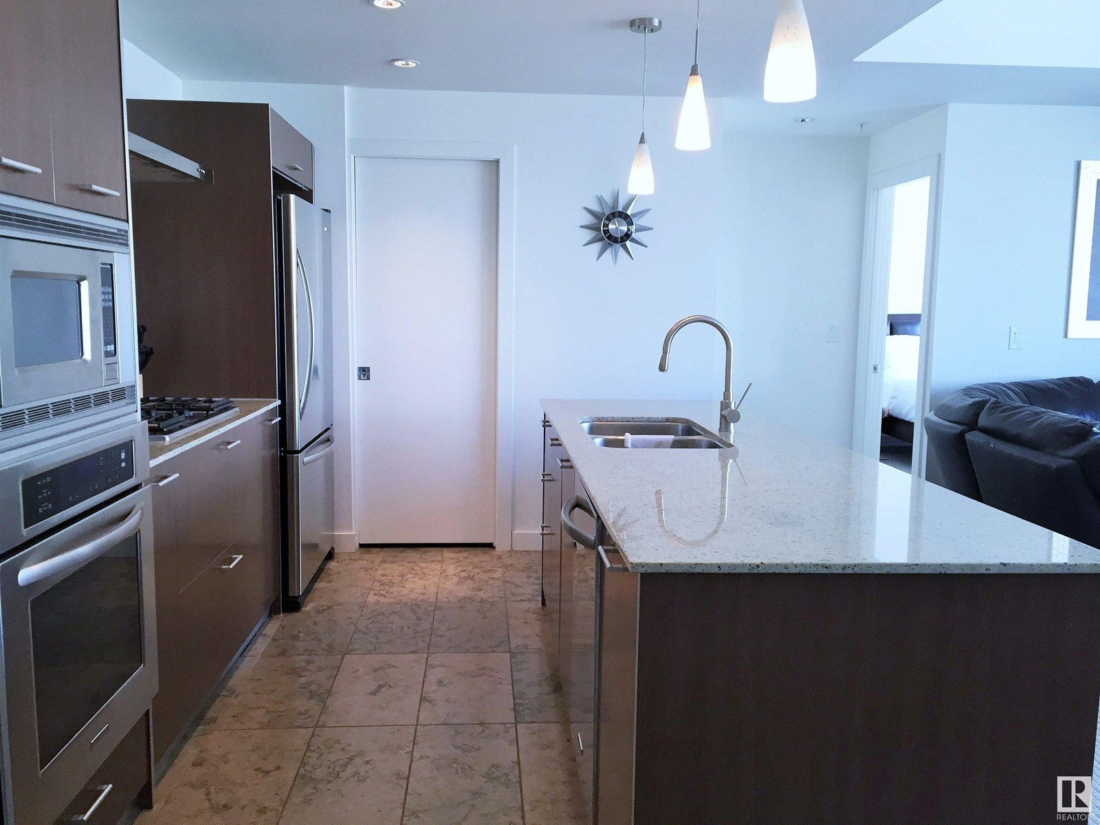 Photo 10 of 410 2504 109 St Nw, Edmonton AB