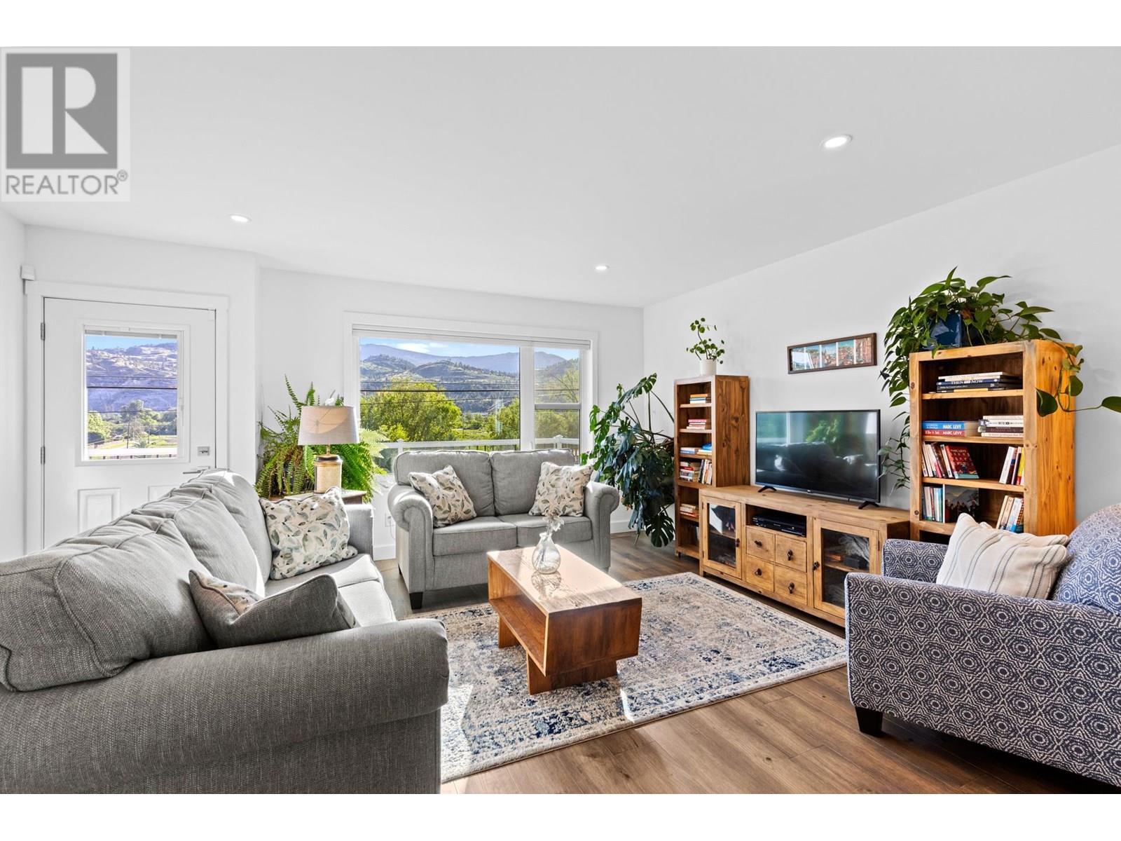 7207 Tucelnuit Drive, Oliver