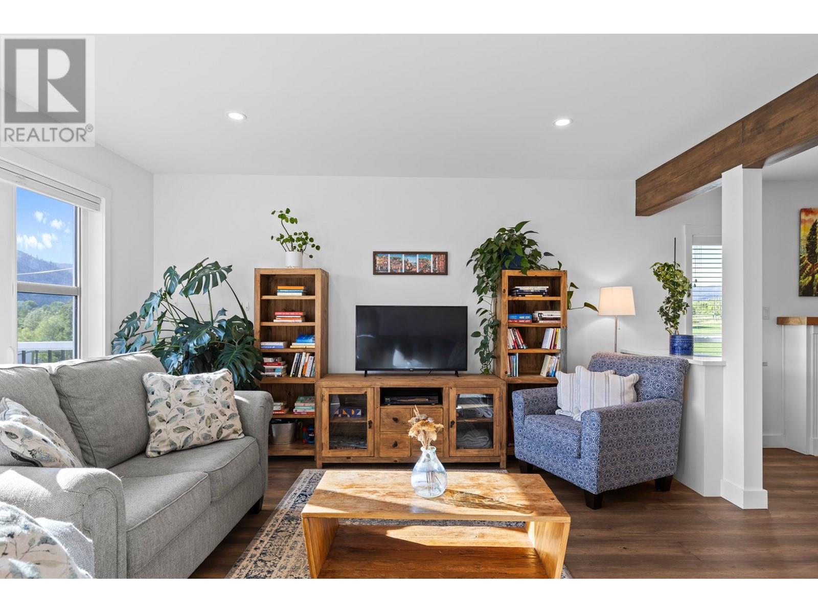 7207 Tucelnuit Drive, Oliver