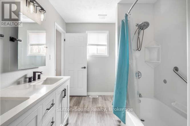 Photo 10 of 2667 8th Avenue E, Owen Sound ON