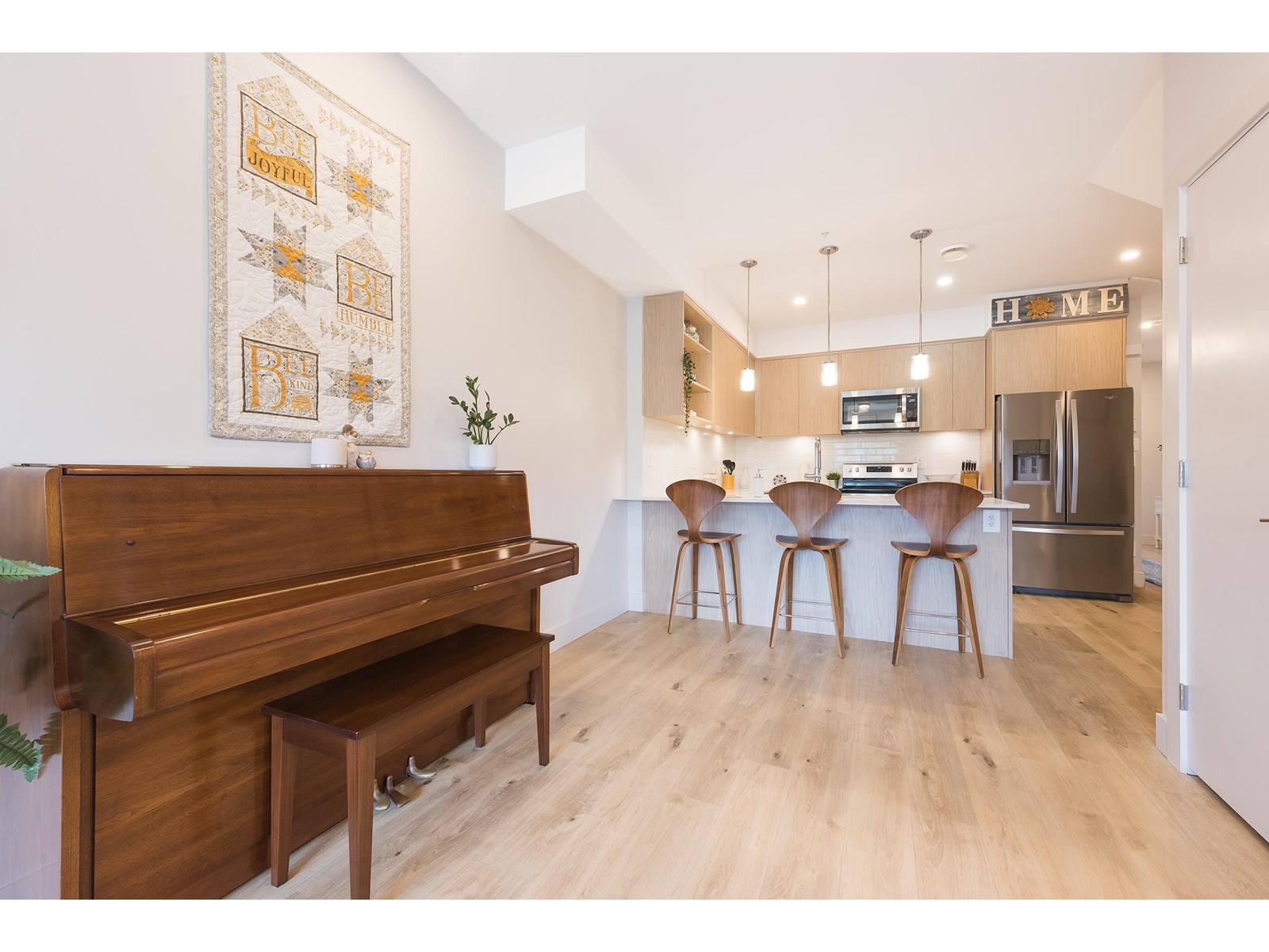 3 1928 WOODSIDE BOULEVARD, Mt Woodside, Agassiz