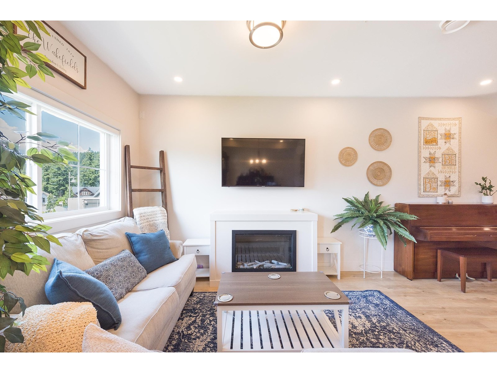 3 1928 WOODSIDE BOULEVARD, Mt Woodside, Agassiz