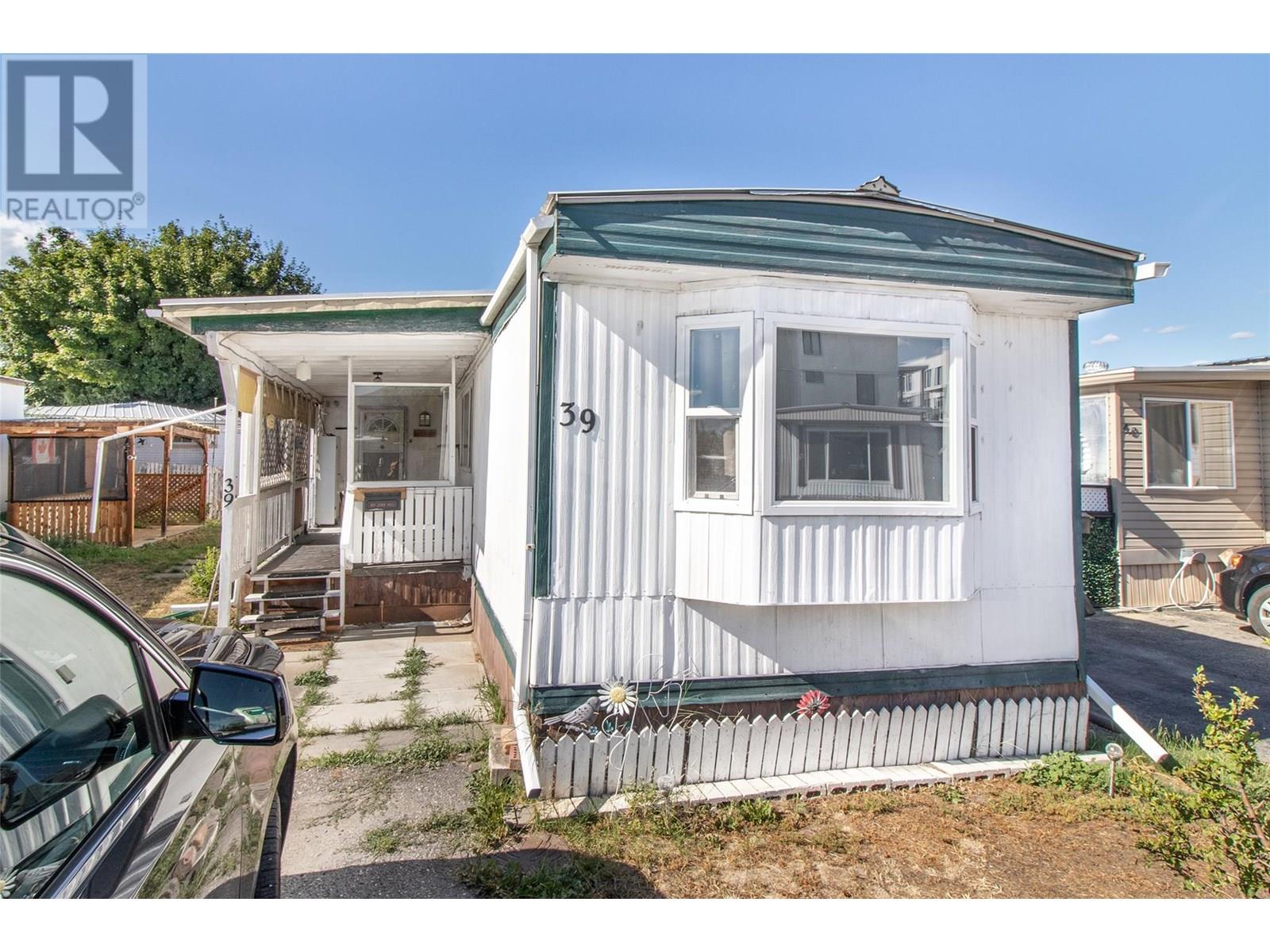 39 3745 Lakeshore Road, Kelowna