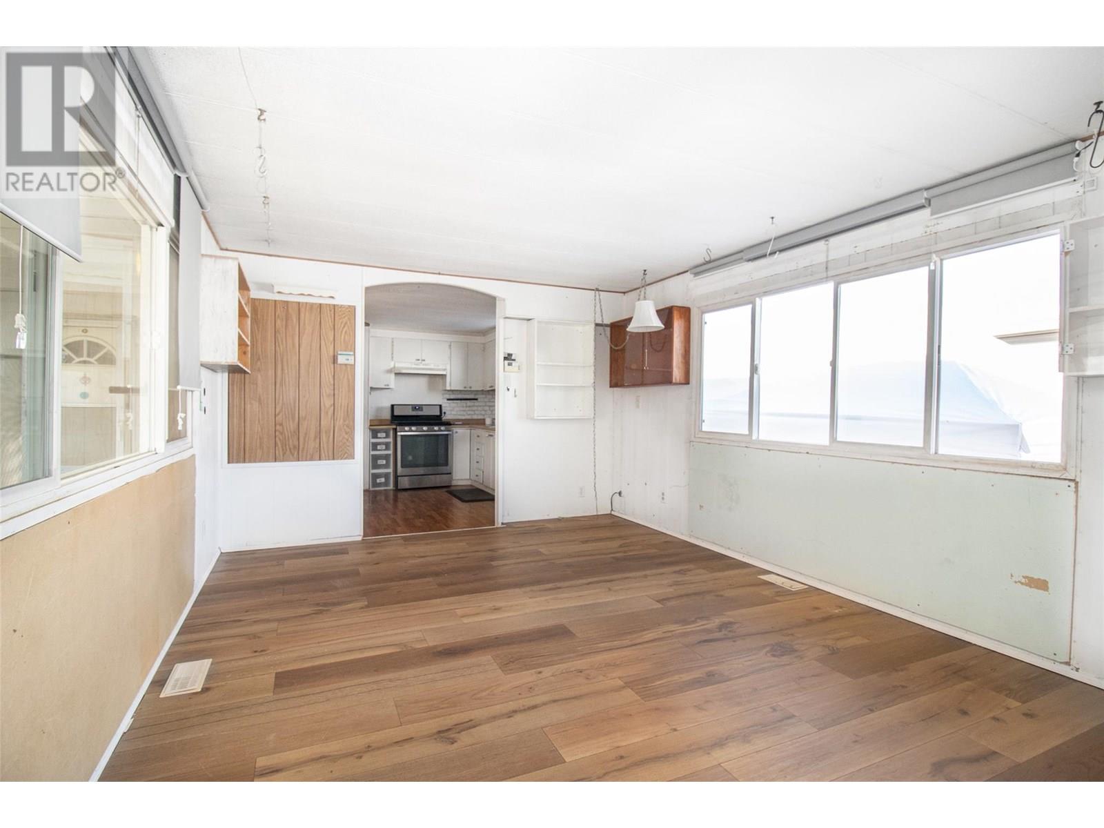 39 3745 Lakeshore Road, Kelowna