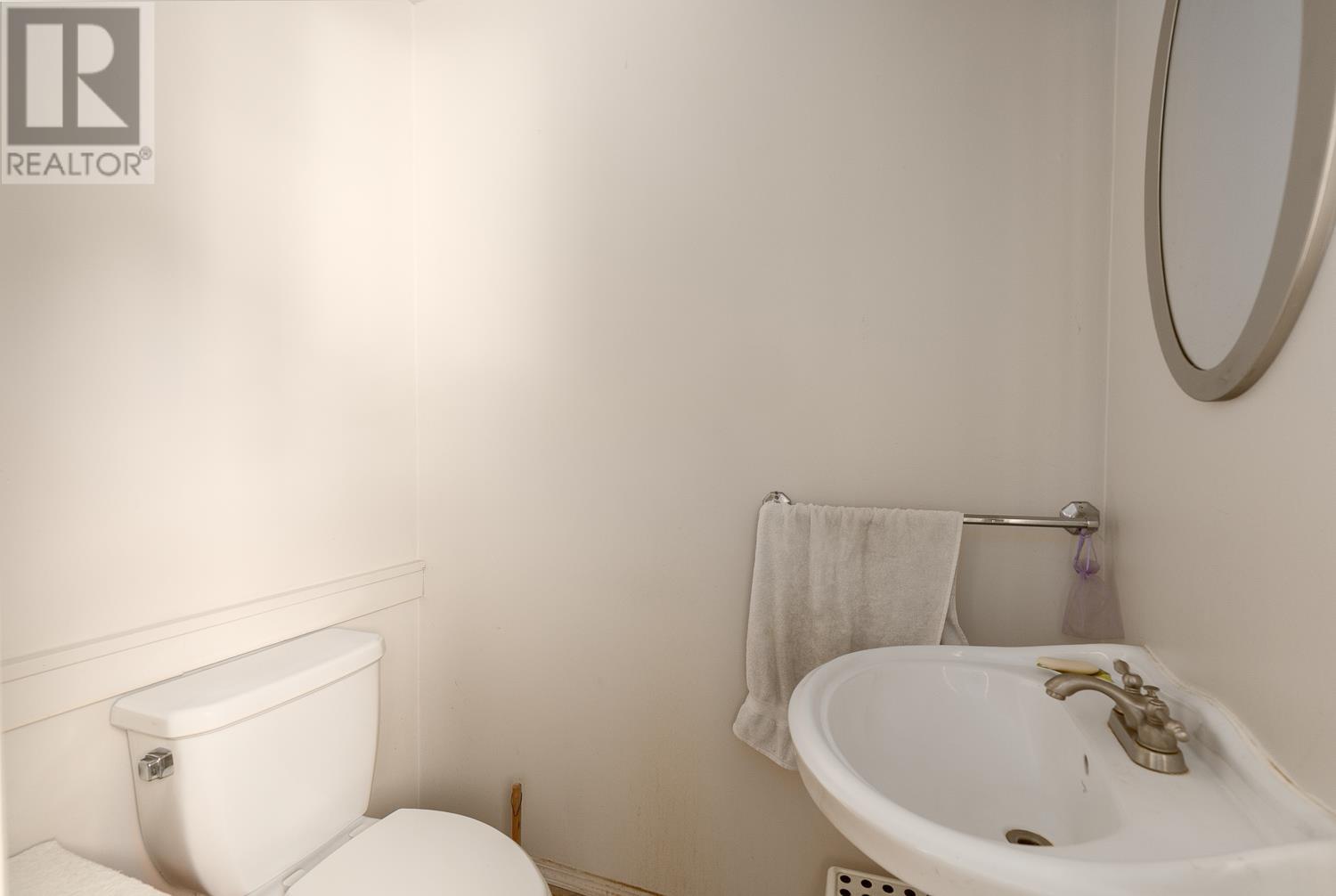 Photo 7 of 2402 W 34th Avenue, Vancouver BC