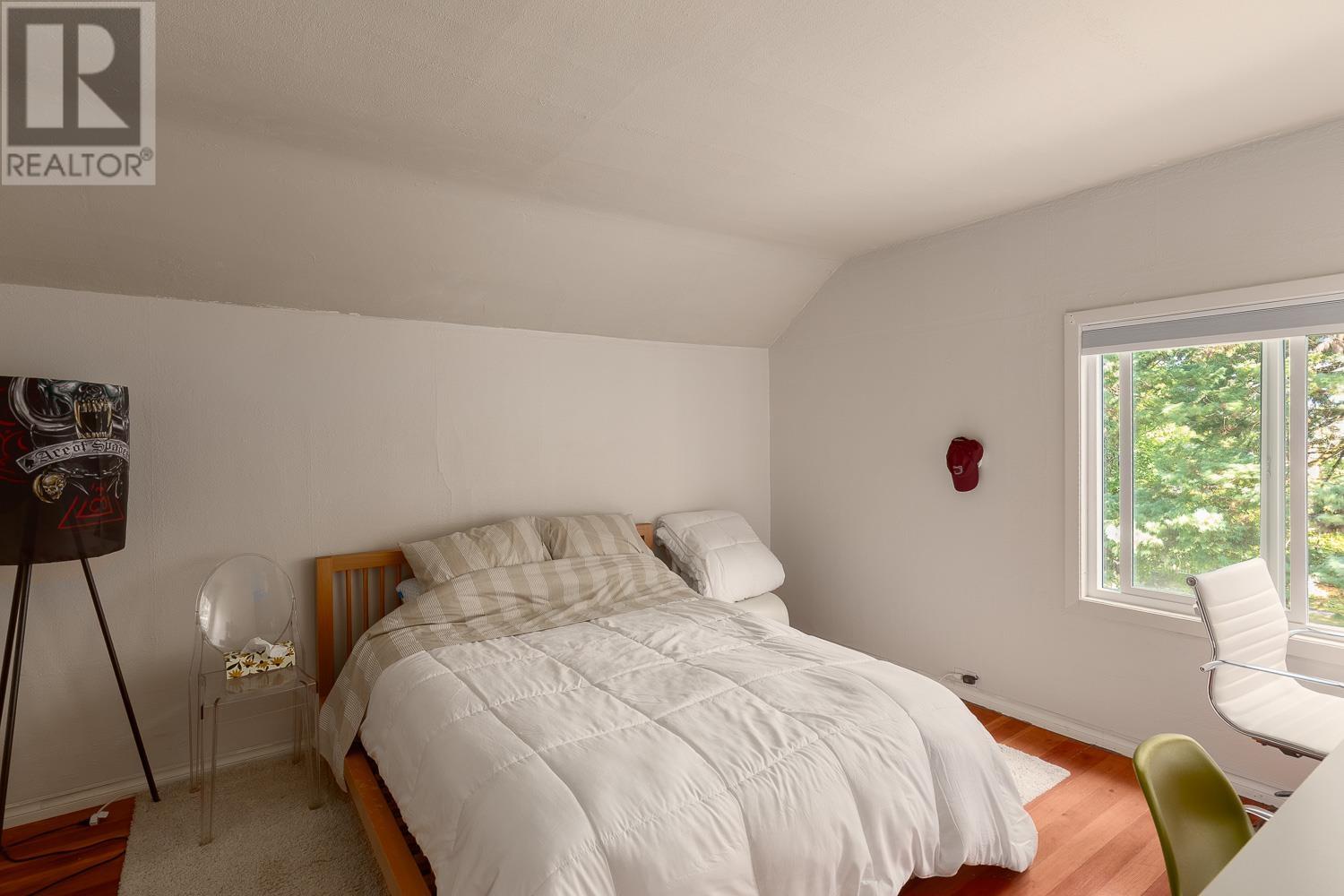 Photo 19 of 2402 W 34th Avenue, Vancouver BC
