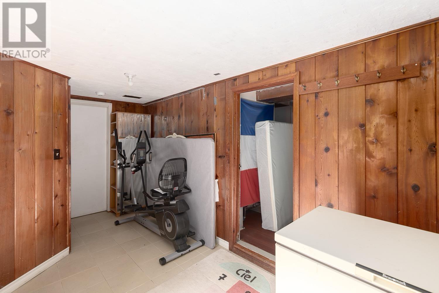 Photo 11 of 2402 W 34th Avenue, Vancouver BC