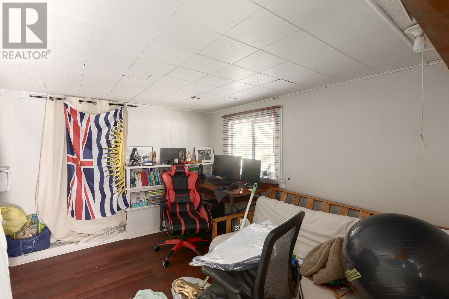 Photo 18 of 2402 W 34th Avenue, Vancouver BC