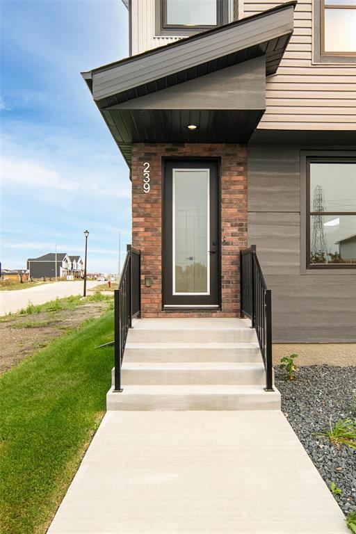 Photo 3 of 239 Emberwell Street, Winnipeg MB