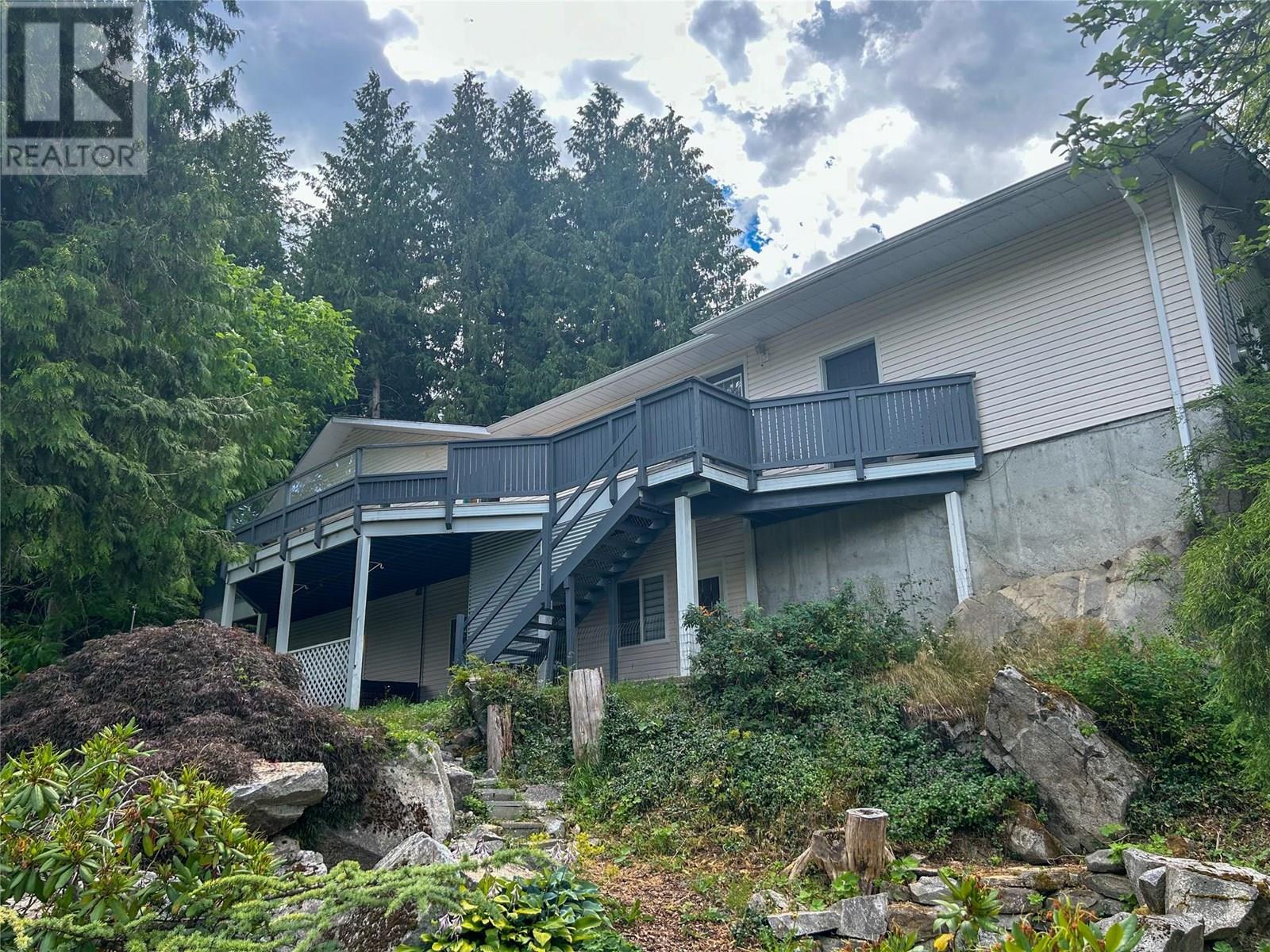Photo 14 of 822 Richards West Street, Nelson BC