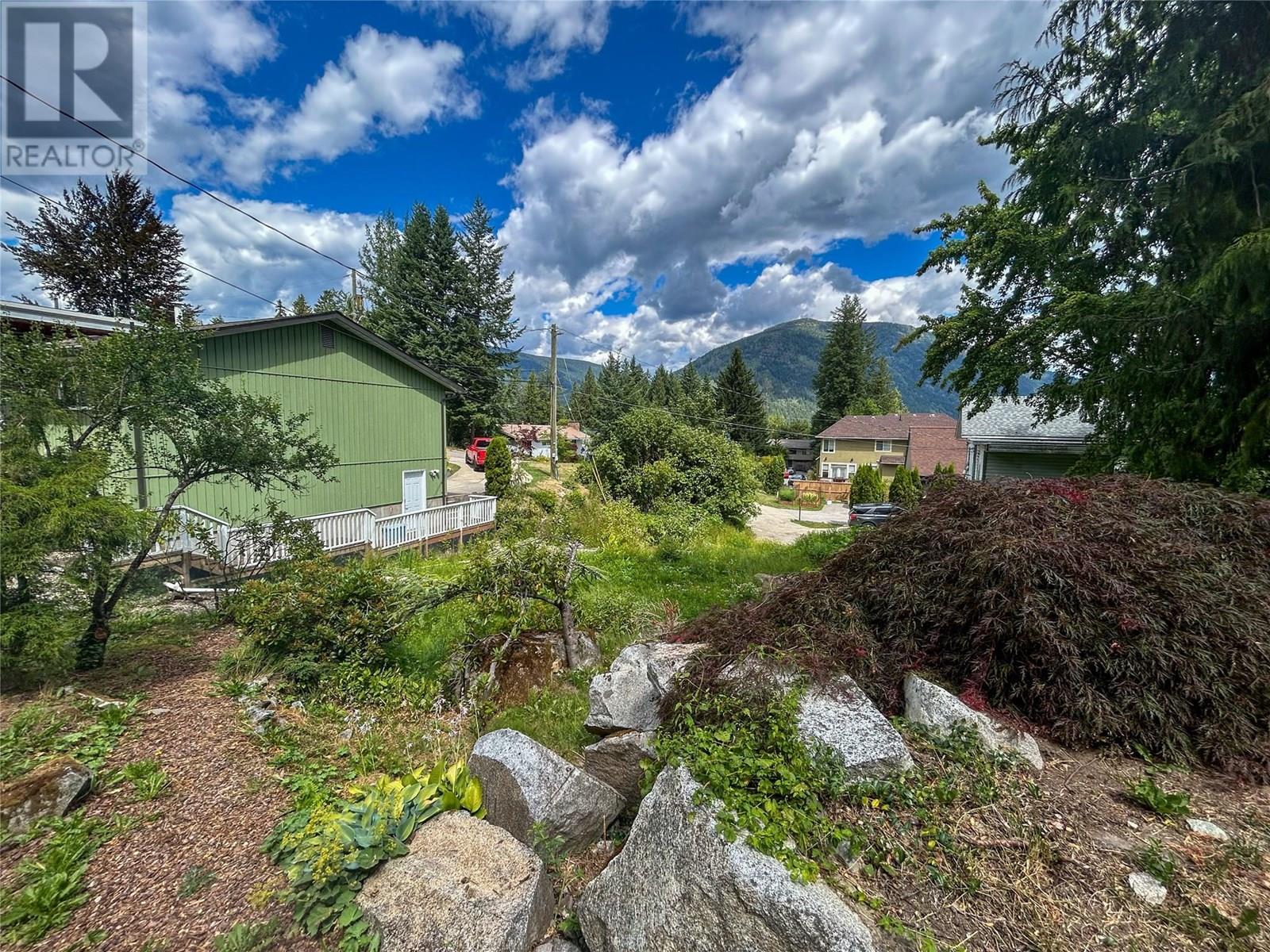 Photo 27 of 822 Richards West Street, Nelson BC