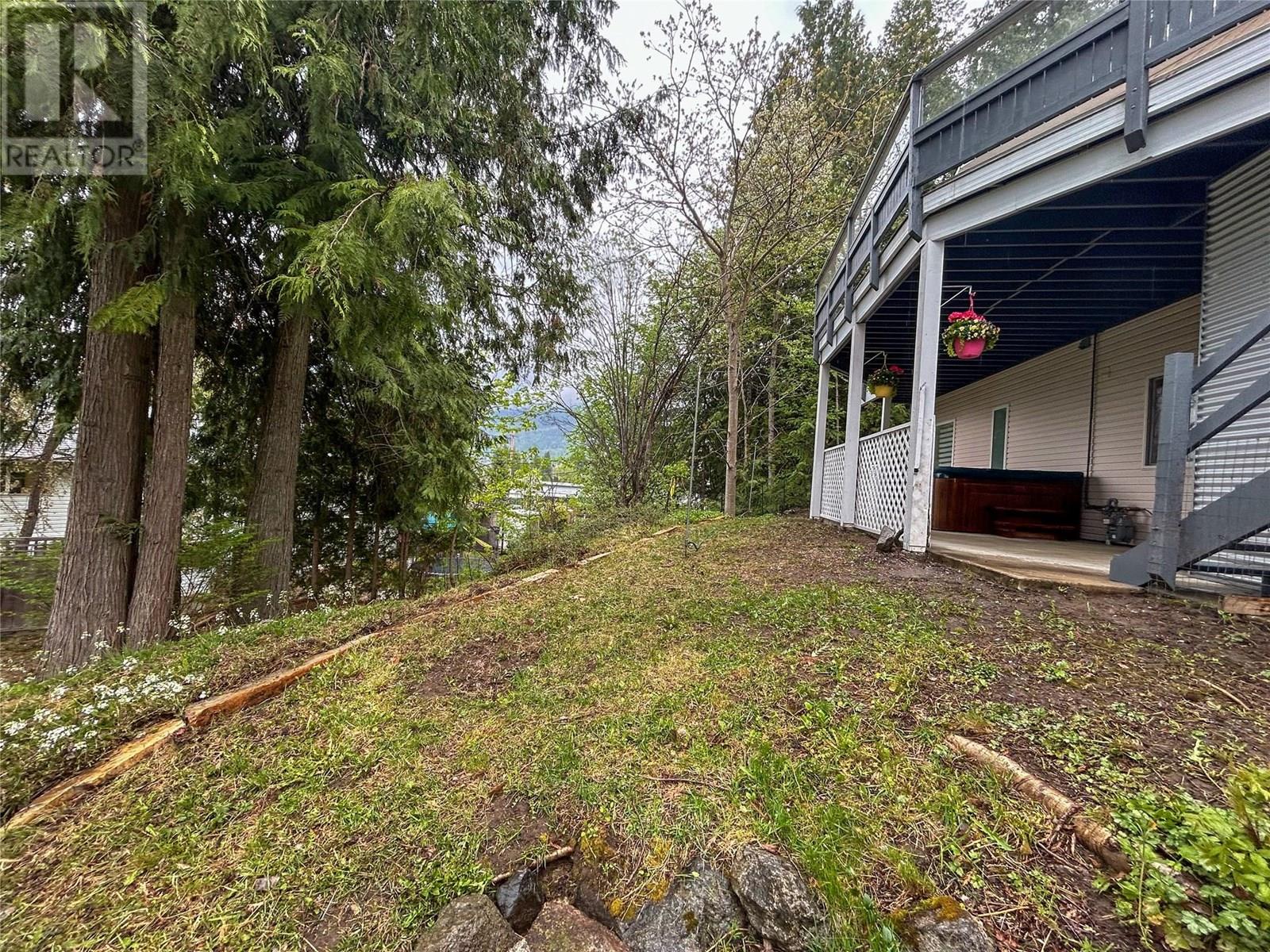 Photo 31 of 822 Richards West Street, Nelson BC