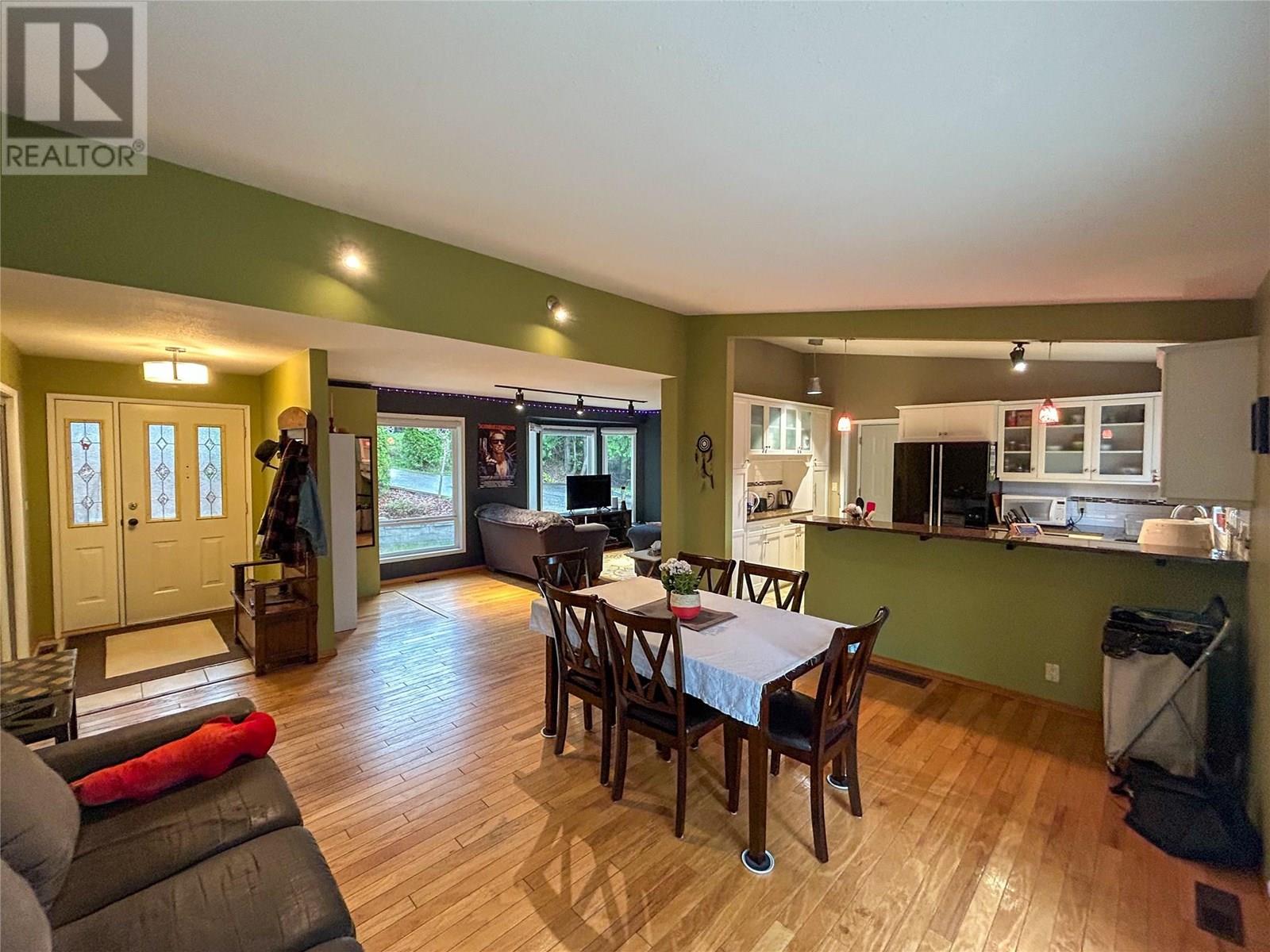 Photo 12 of 822 Richards West Street, Nelson BC
