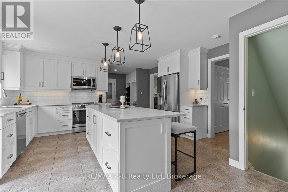 Photo 11 of 214 Jordan Crescent, West Perth ON