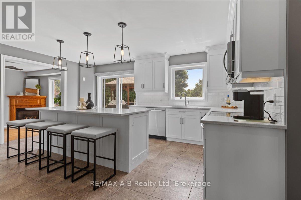 Photo 12 of 214 Jordan Crescent, West Perth ON