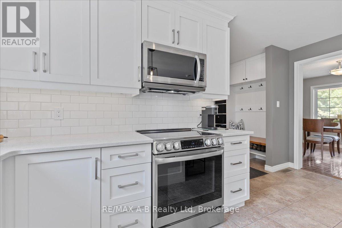 Photo 15 of 214 Jordan Crescent, West Perth ON