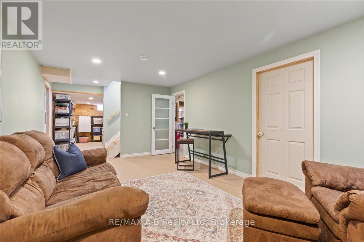 Photo 40 of 214 Jordan Crescent, West Perth ON
