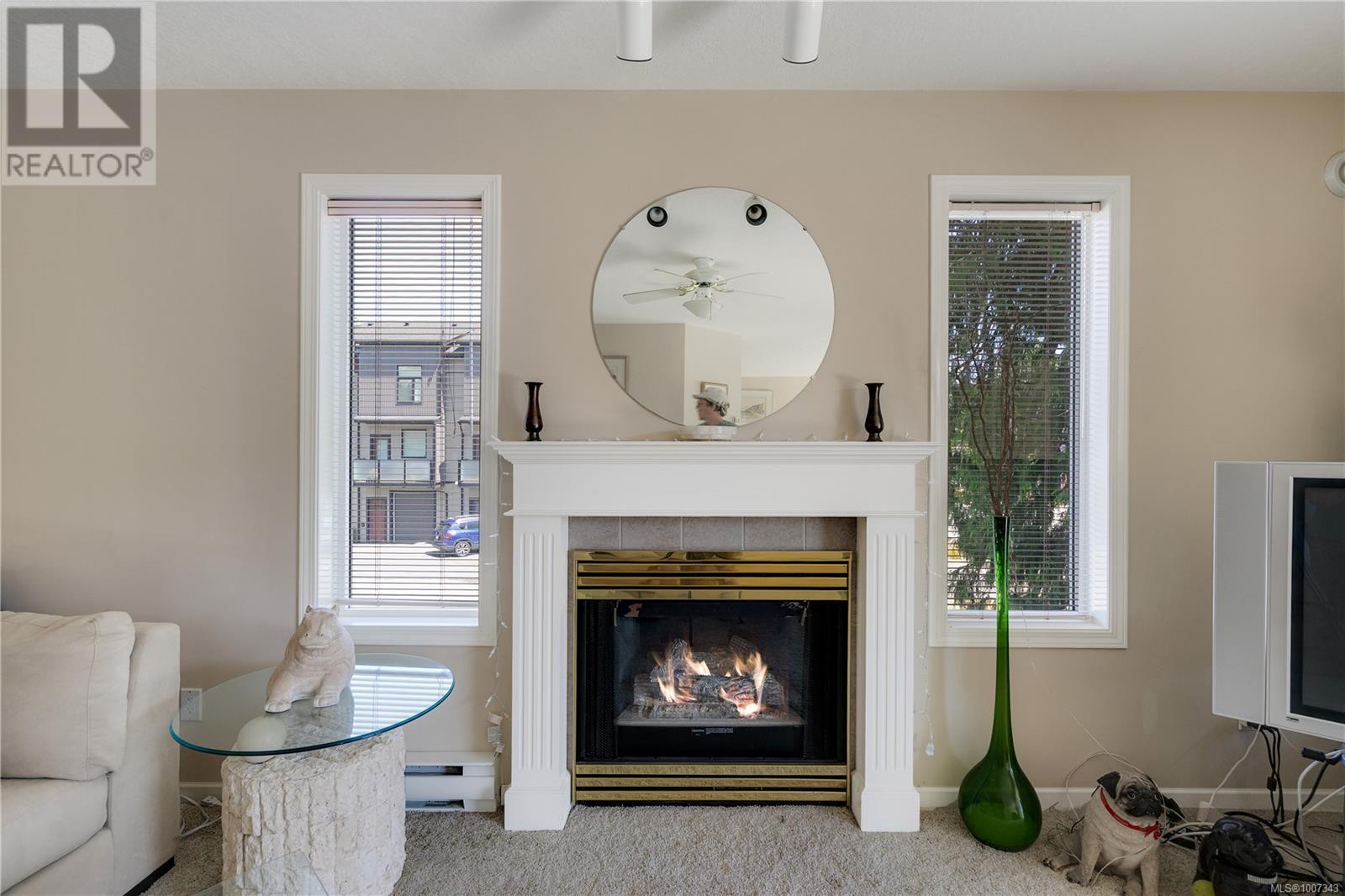 Photo 11 of 207 245 First St, Duncan BC