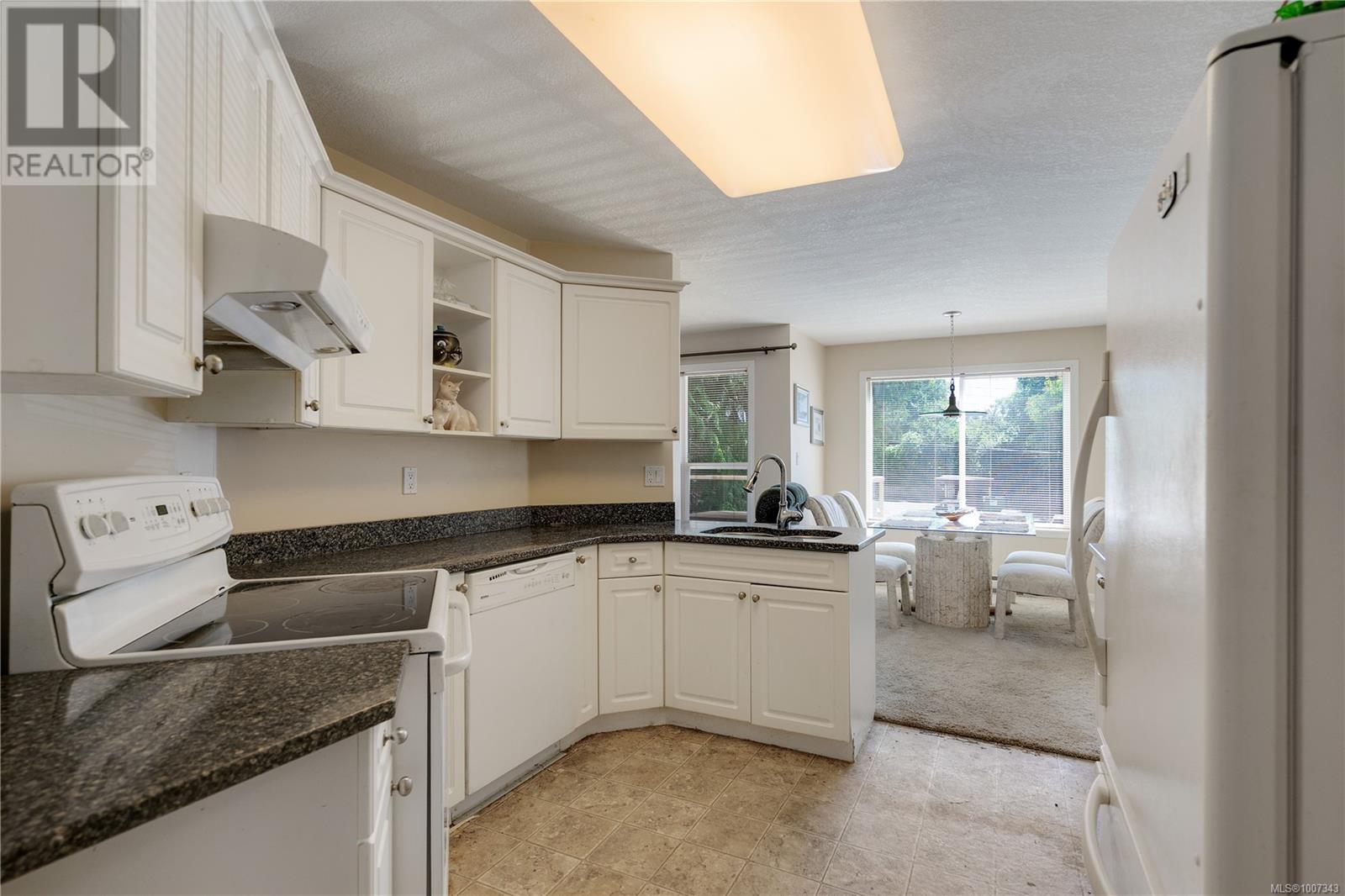 Photo 16 of 207 245 First St, Duncan BC