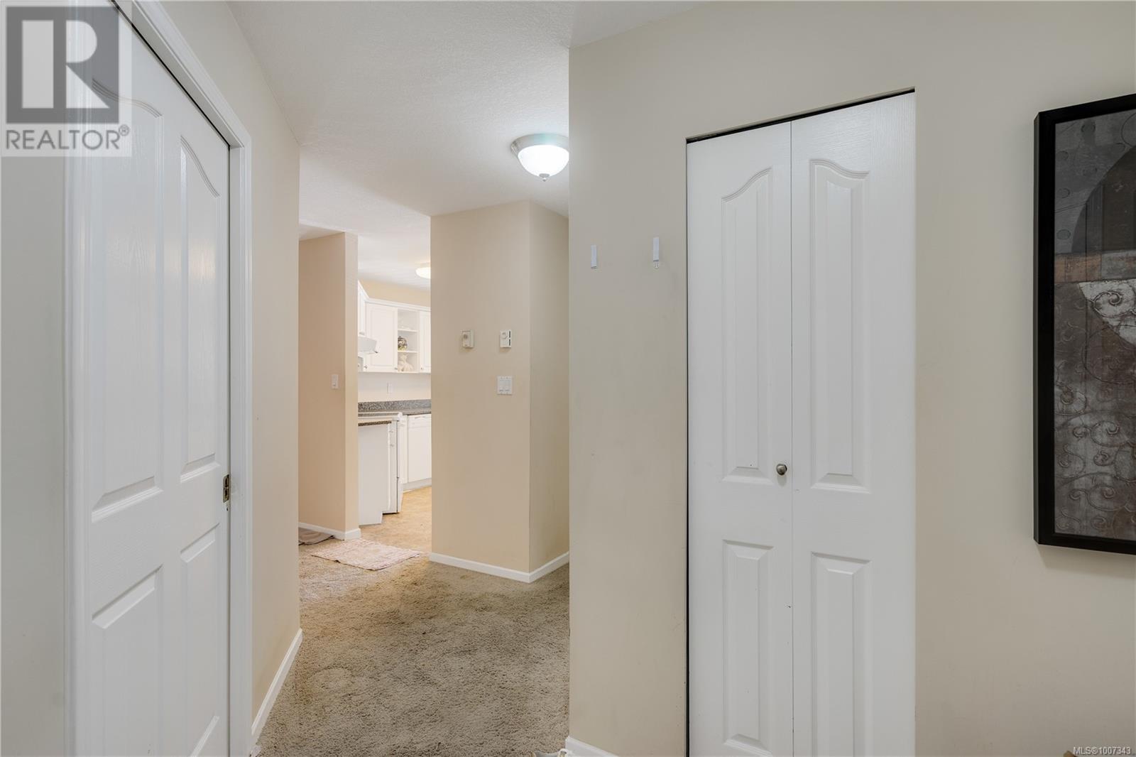 Photo 8 of 207 245 First St, Duncan BC
