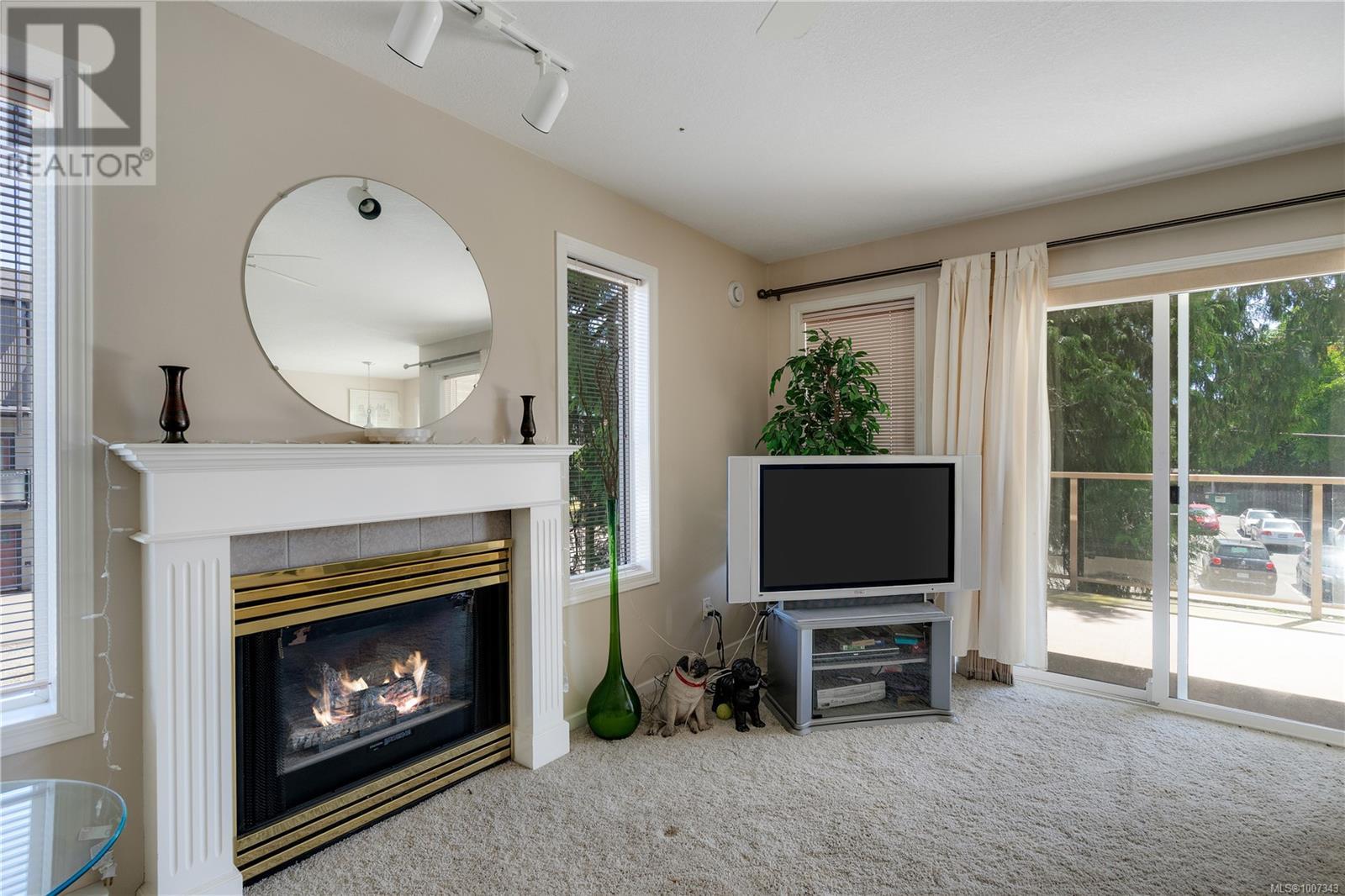 Photo 15 of 207 245 First St, Duncan BC