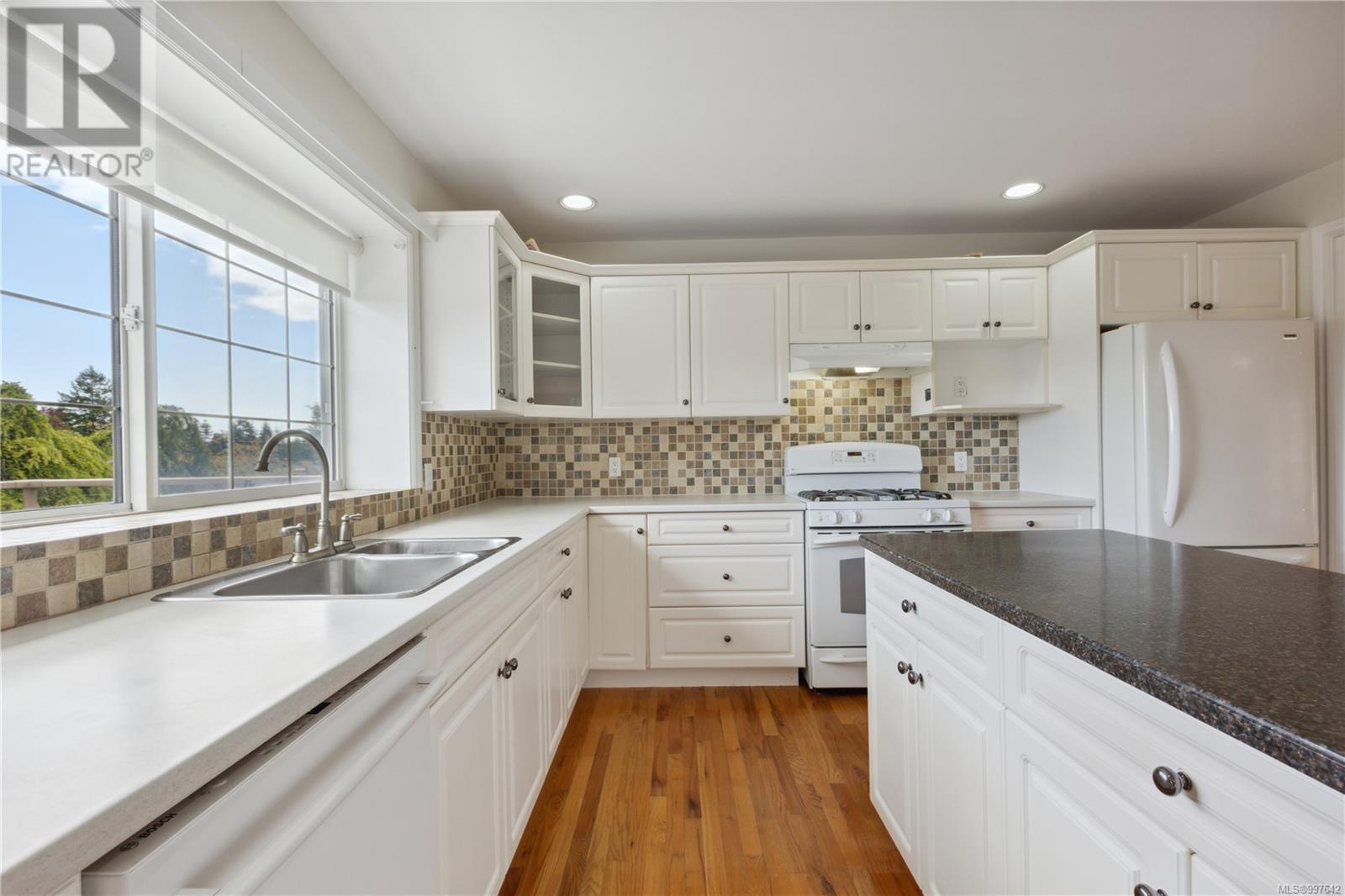 Photo 51 of 1651 Swan Cres, Courtenay BC