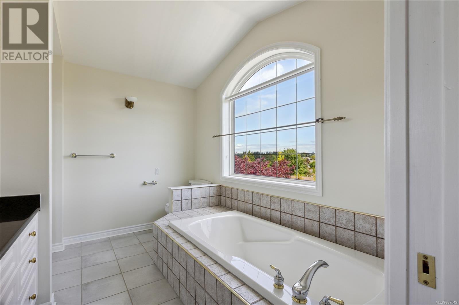 Photo 34 of 1651 Swan Cres, Courtenay BC