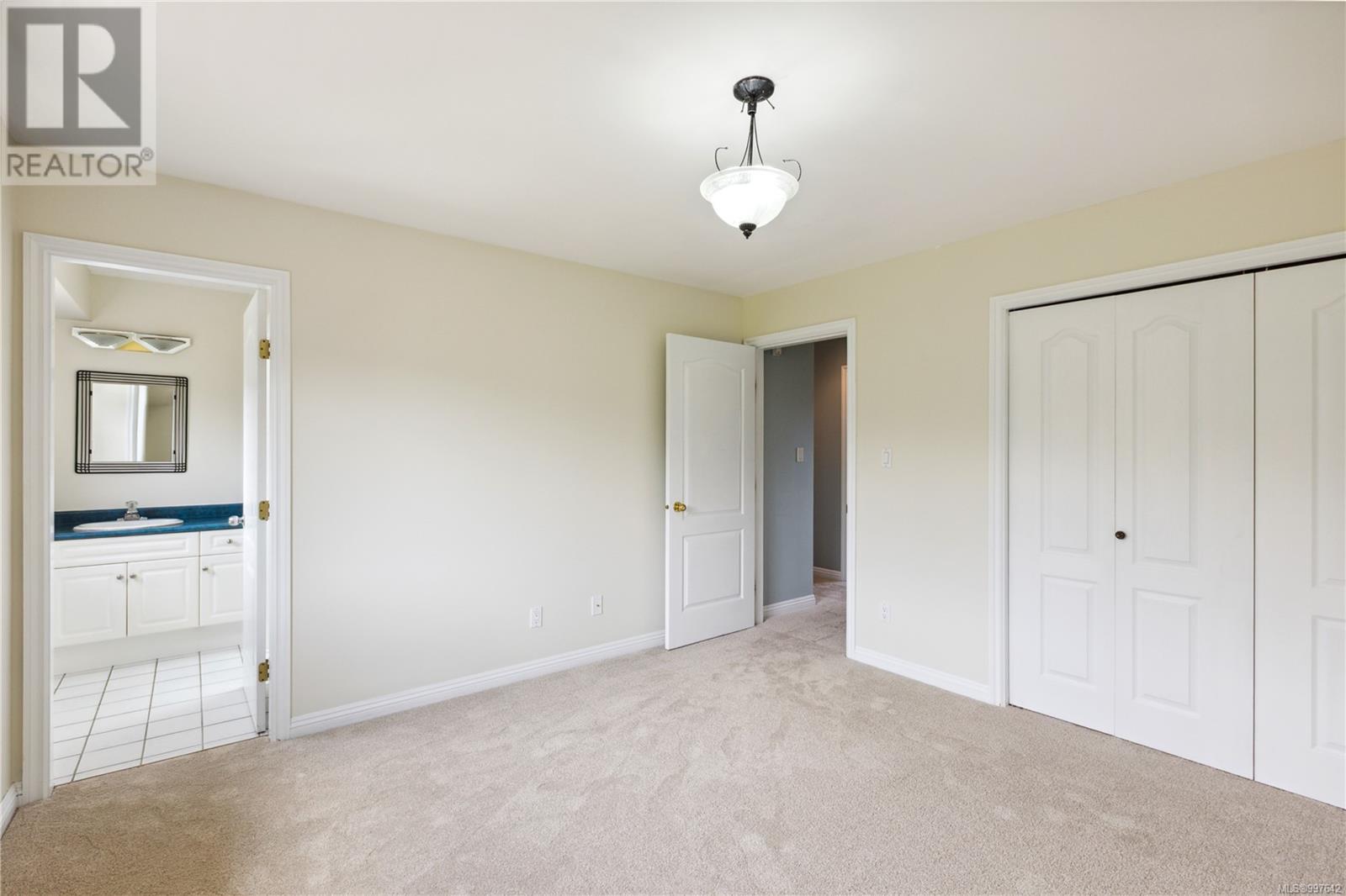 Photo 21 of 1651 Swan Cres, Courtenay BC