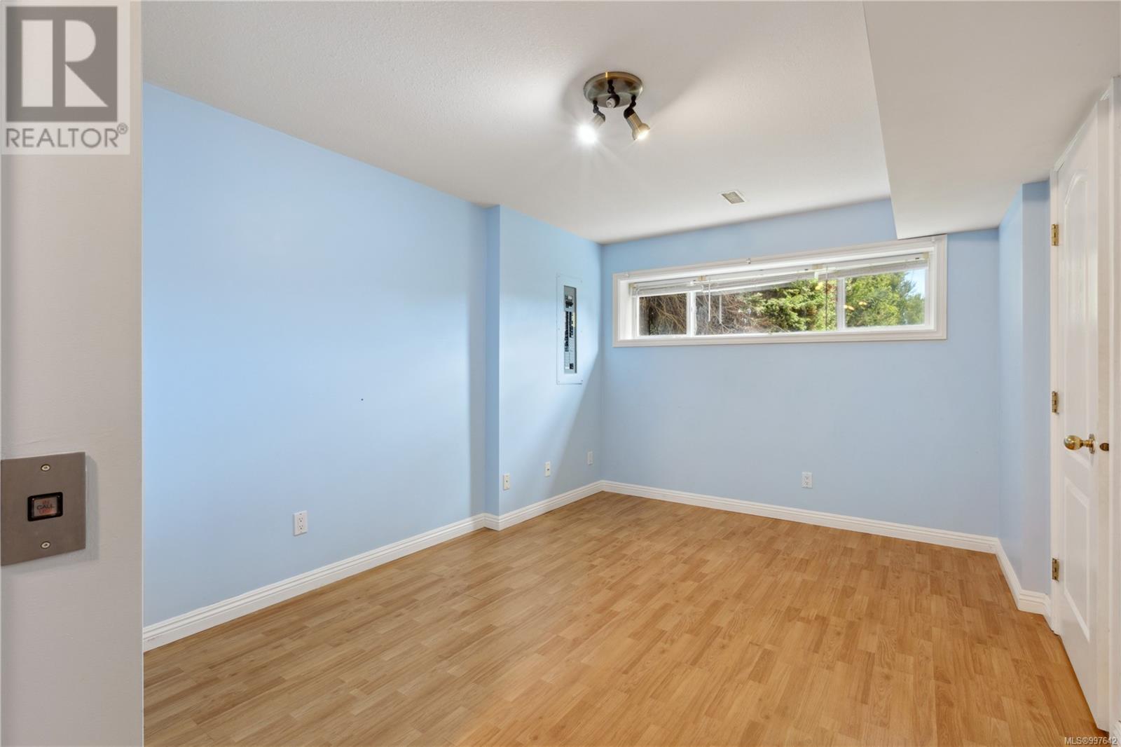 Photo 31 of 1651 Swan Cres, Courtenay BC