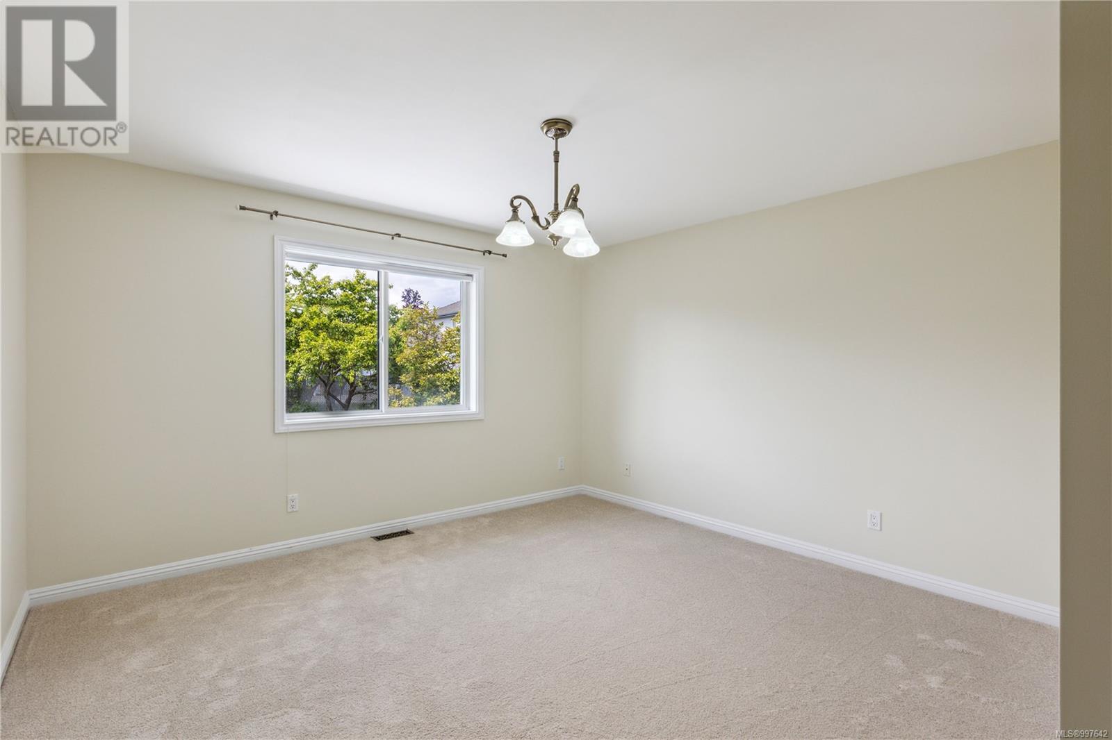 Photo 16 of 1651 Swan Cres, Courtenay BC