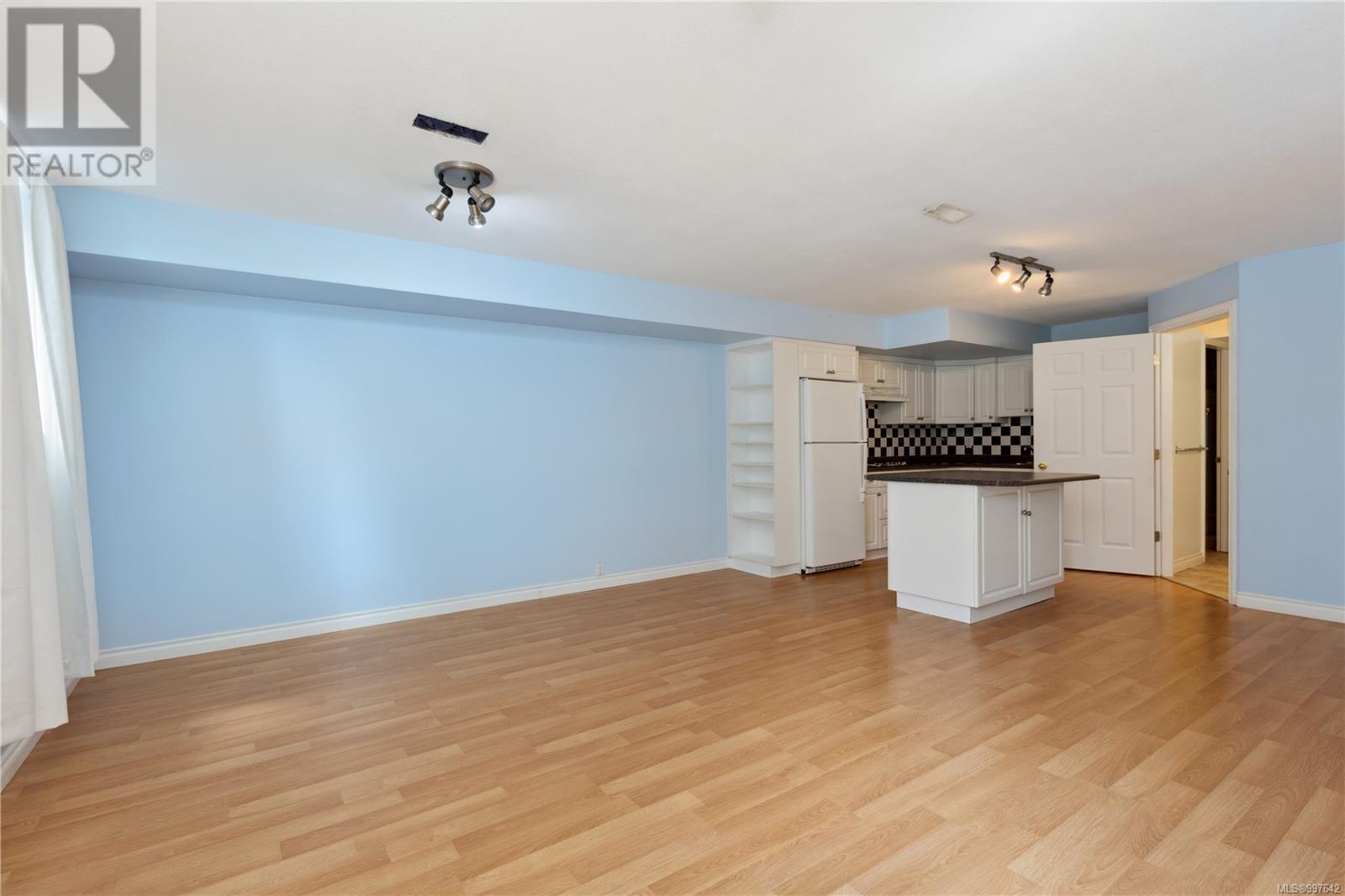 Photo 7 of 1651 Swan Cres, Courtenay BC