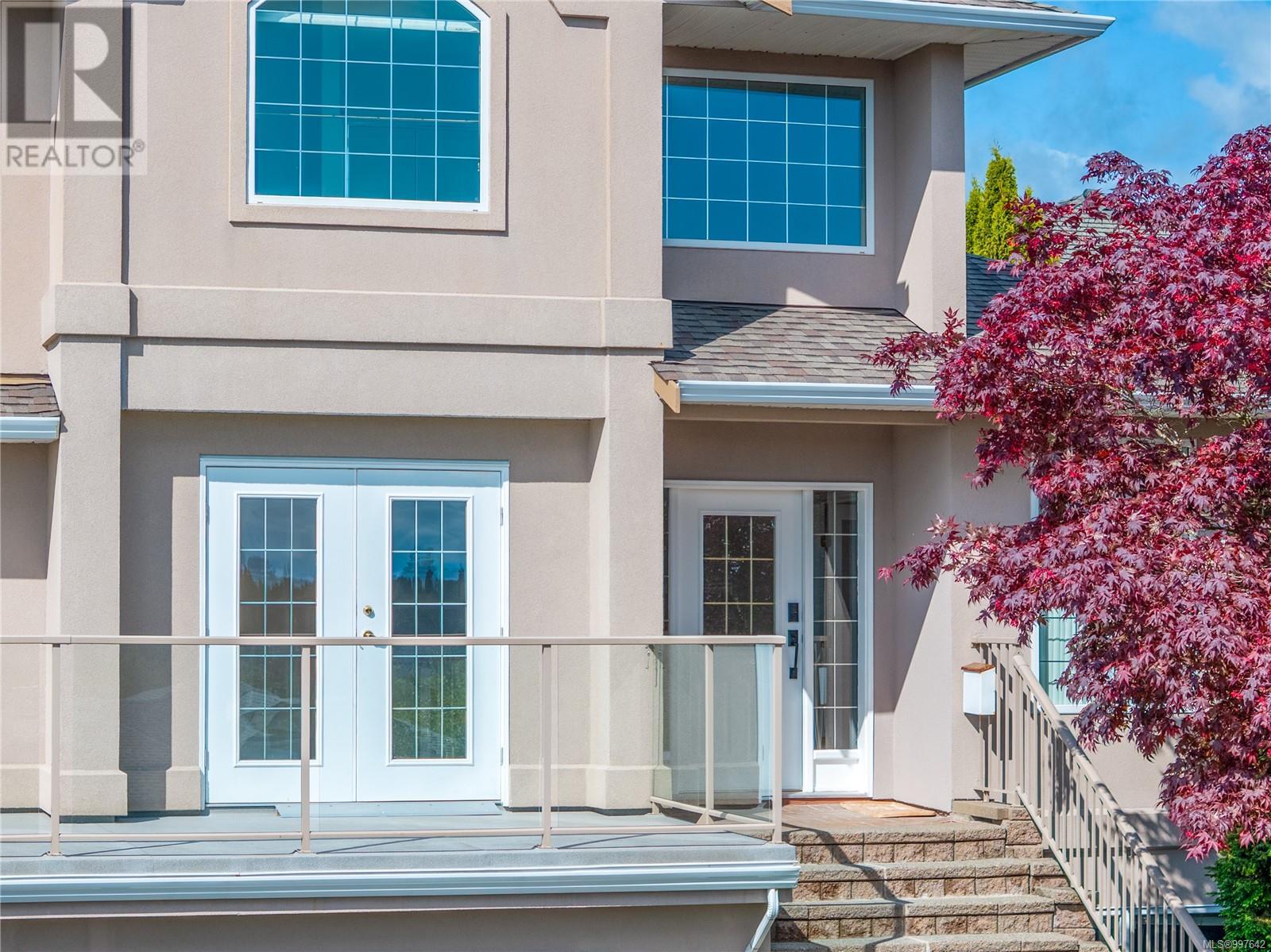 Photo 3 of 1651 Swan Cres, Courtenay BC