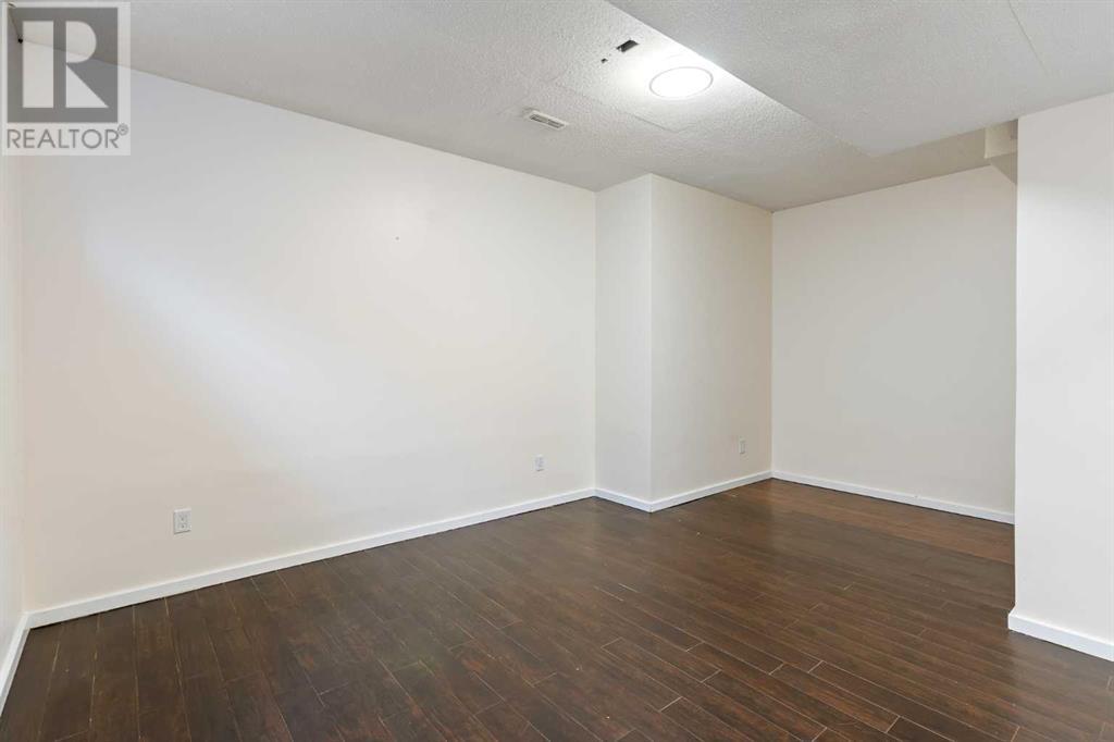 Single Family House for Sale in  New Brighton Park SE New Brighton Calgary 