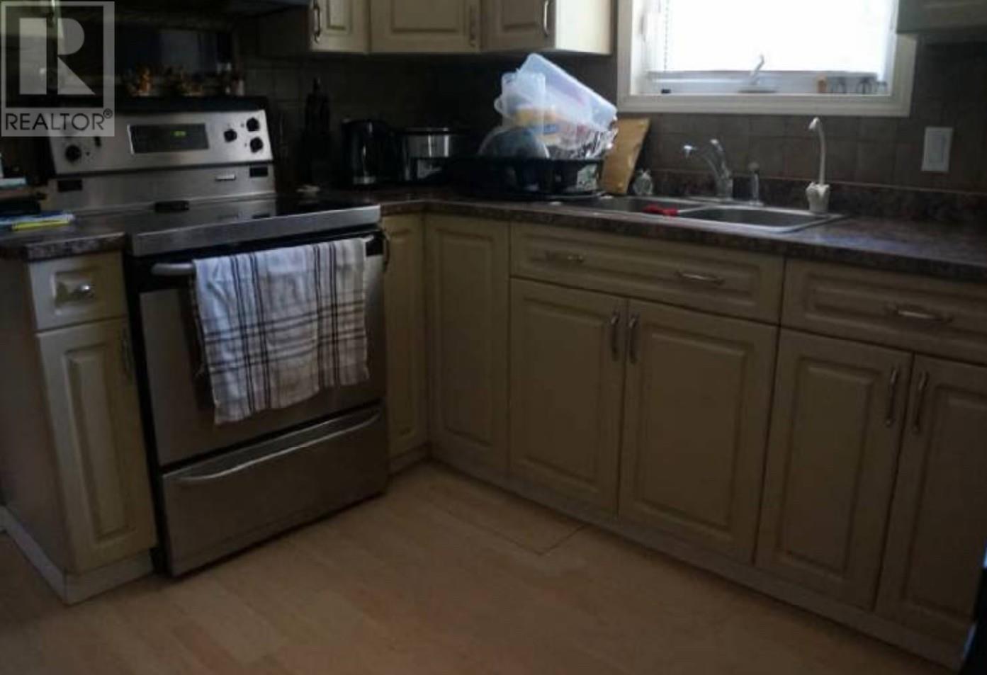 Photo 15 of 431 50 Street Nw, Salmon Arm BC