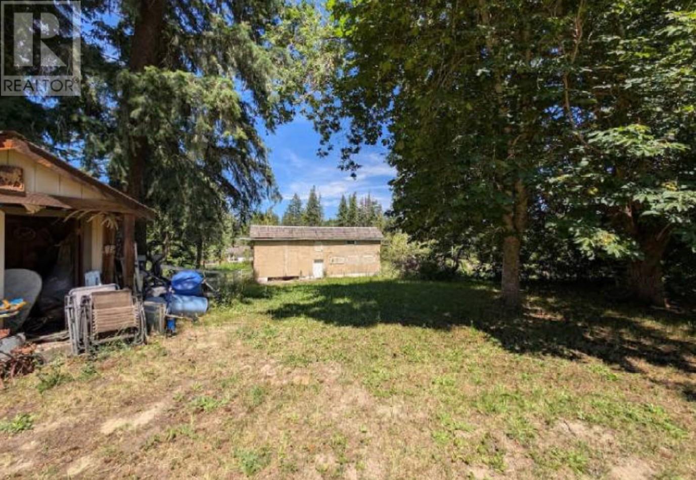 Photo 2 of 431 50 Street Nw, Salmon Arm BC