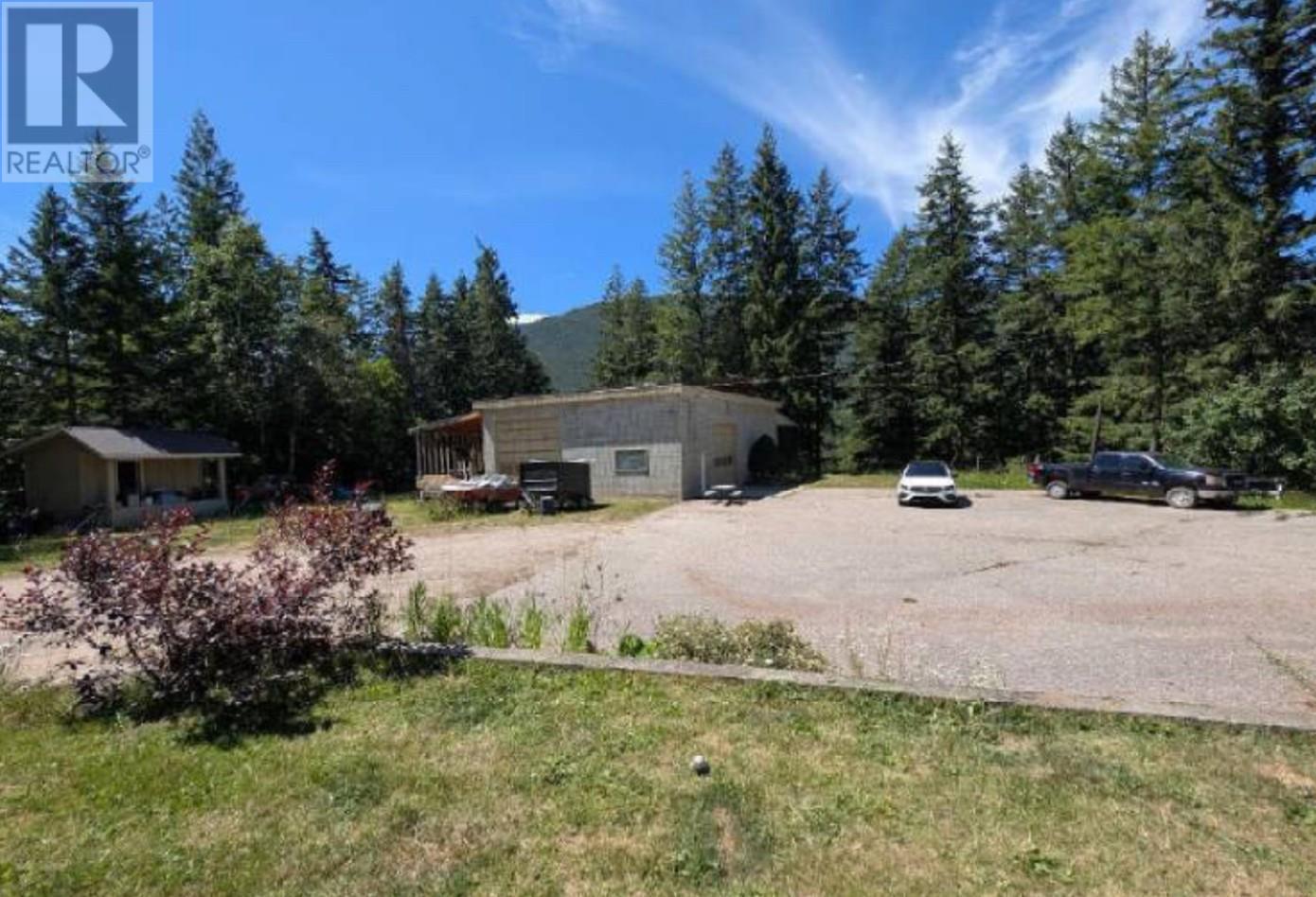 Photo 18 of 431 50 Street Nw, Salmon Arm BC