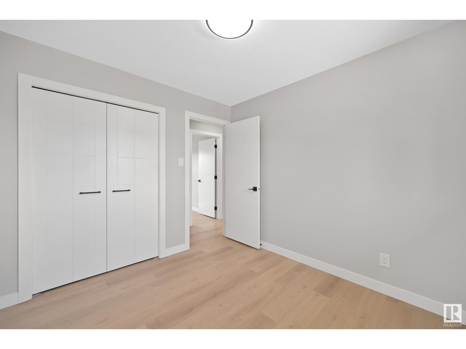 Photo 19 of 15705 86 Av Nw Nw, Edmonton AB