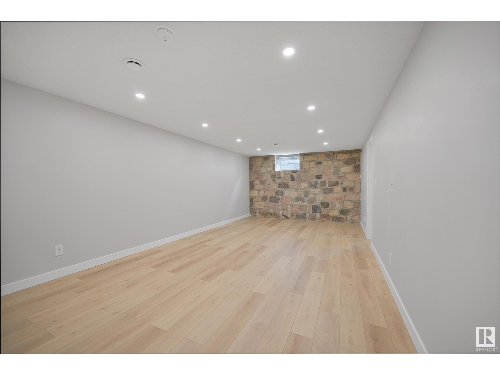 Photo 22 of 15705 86 Av Nw Nw, Edmonton AB