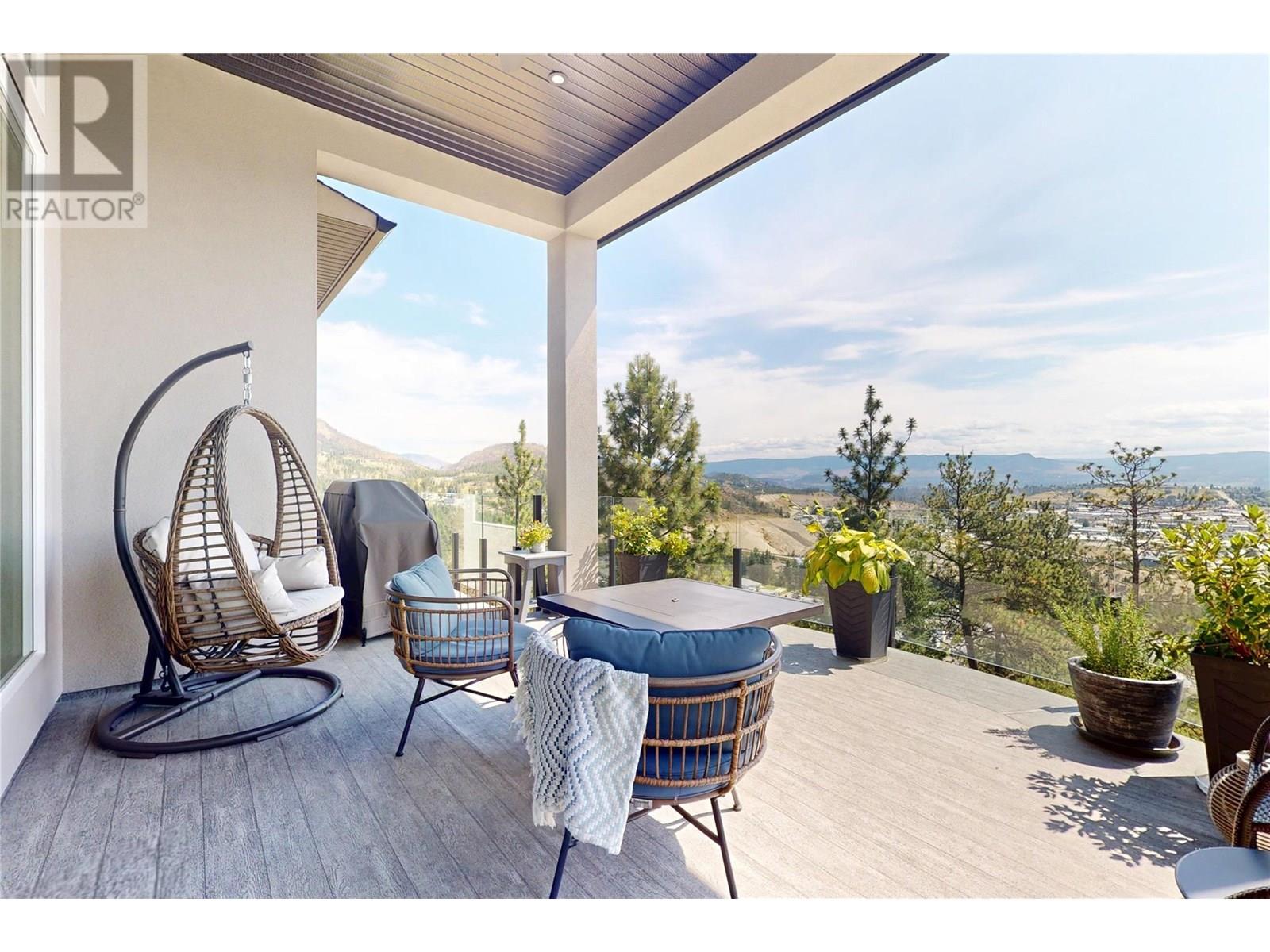 2502 Hedgestone Drive, West Kelowna