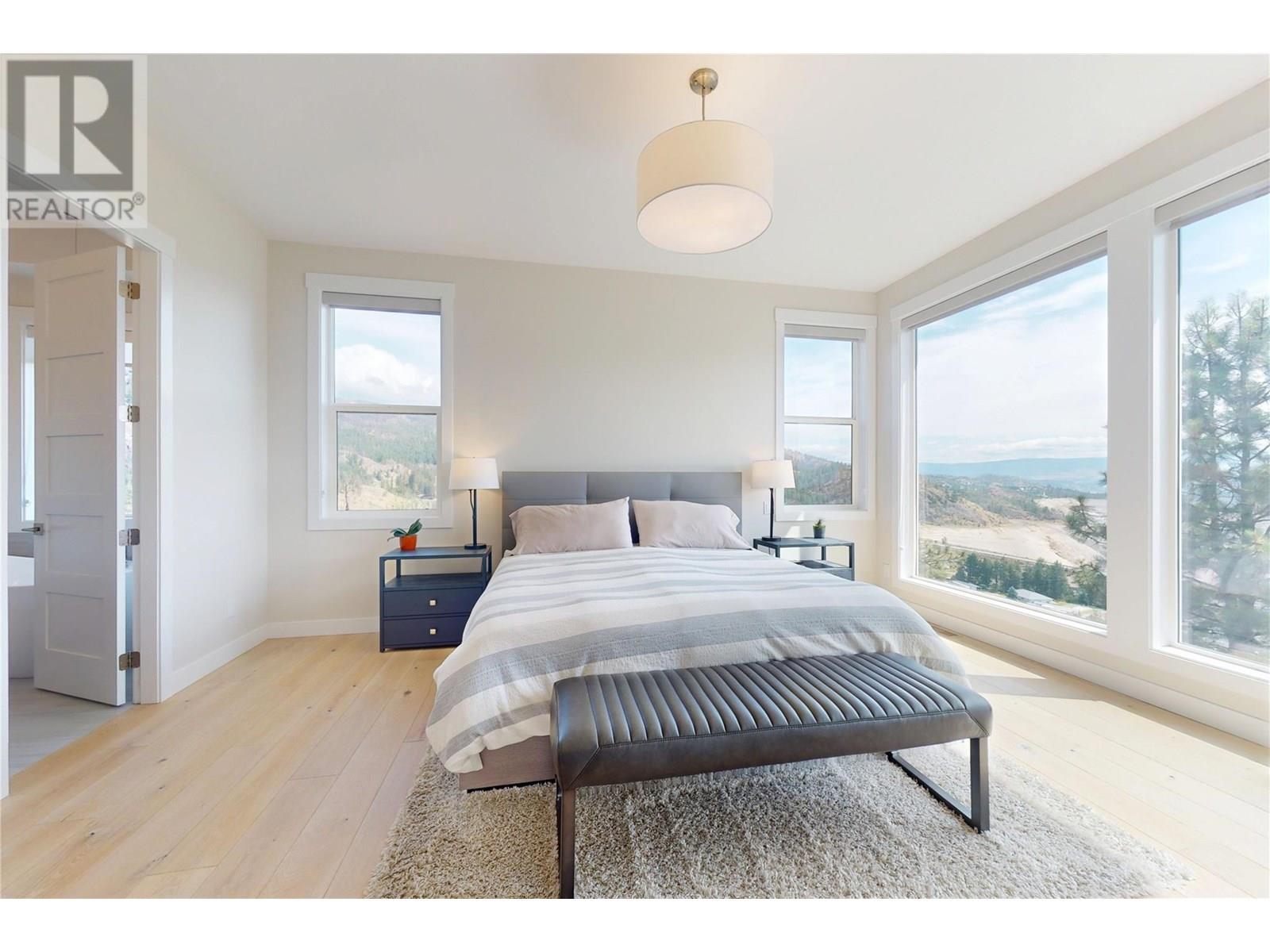 2502 Hedgestone Drive, West Kelowna