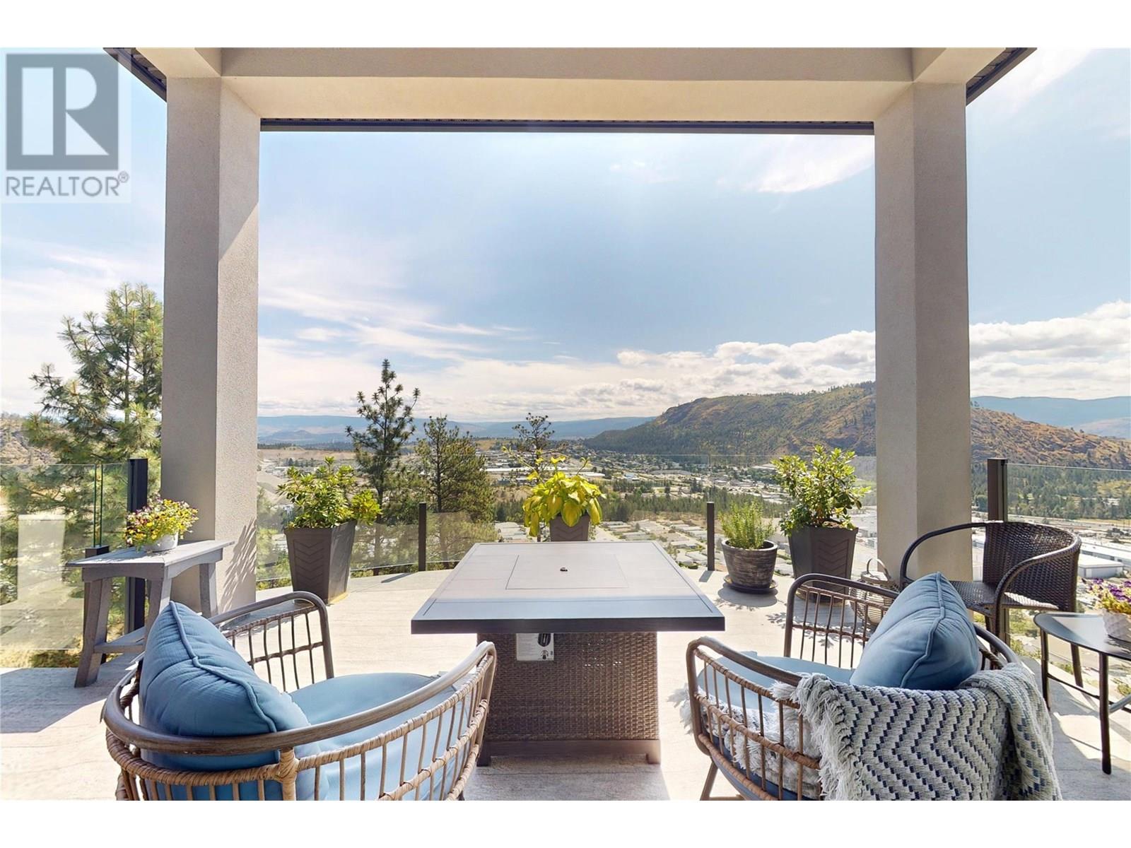 2502 Hedgestone Drive, West Kelowna