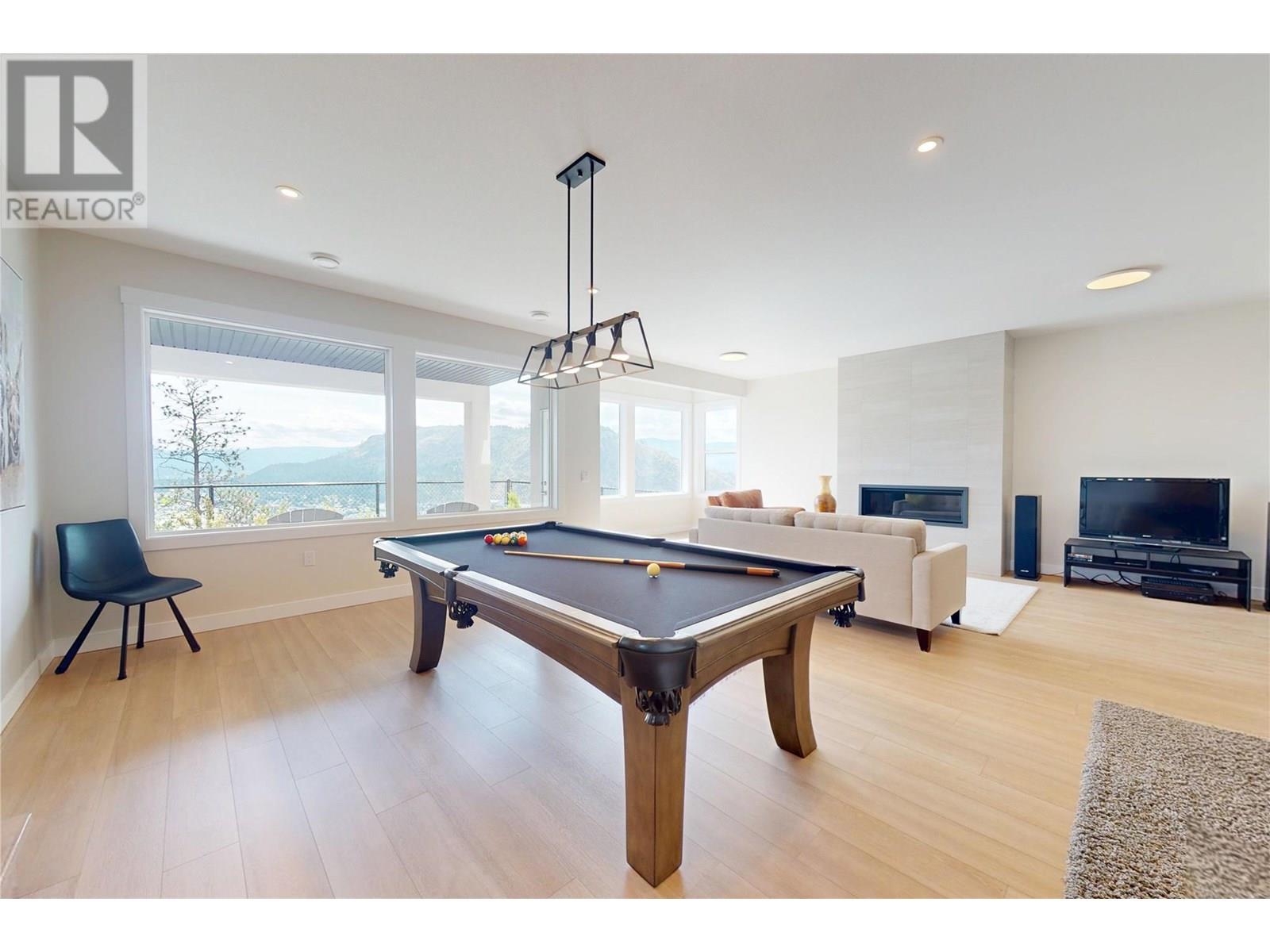 2502 Hedgestone Drive, West Kelowna