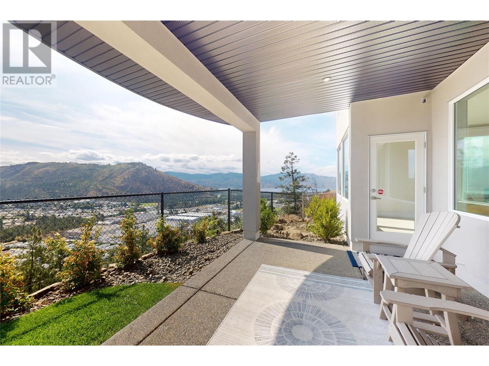 2502 Hedgestone Drive, West Kelowna