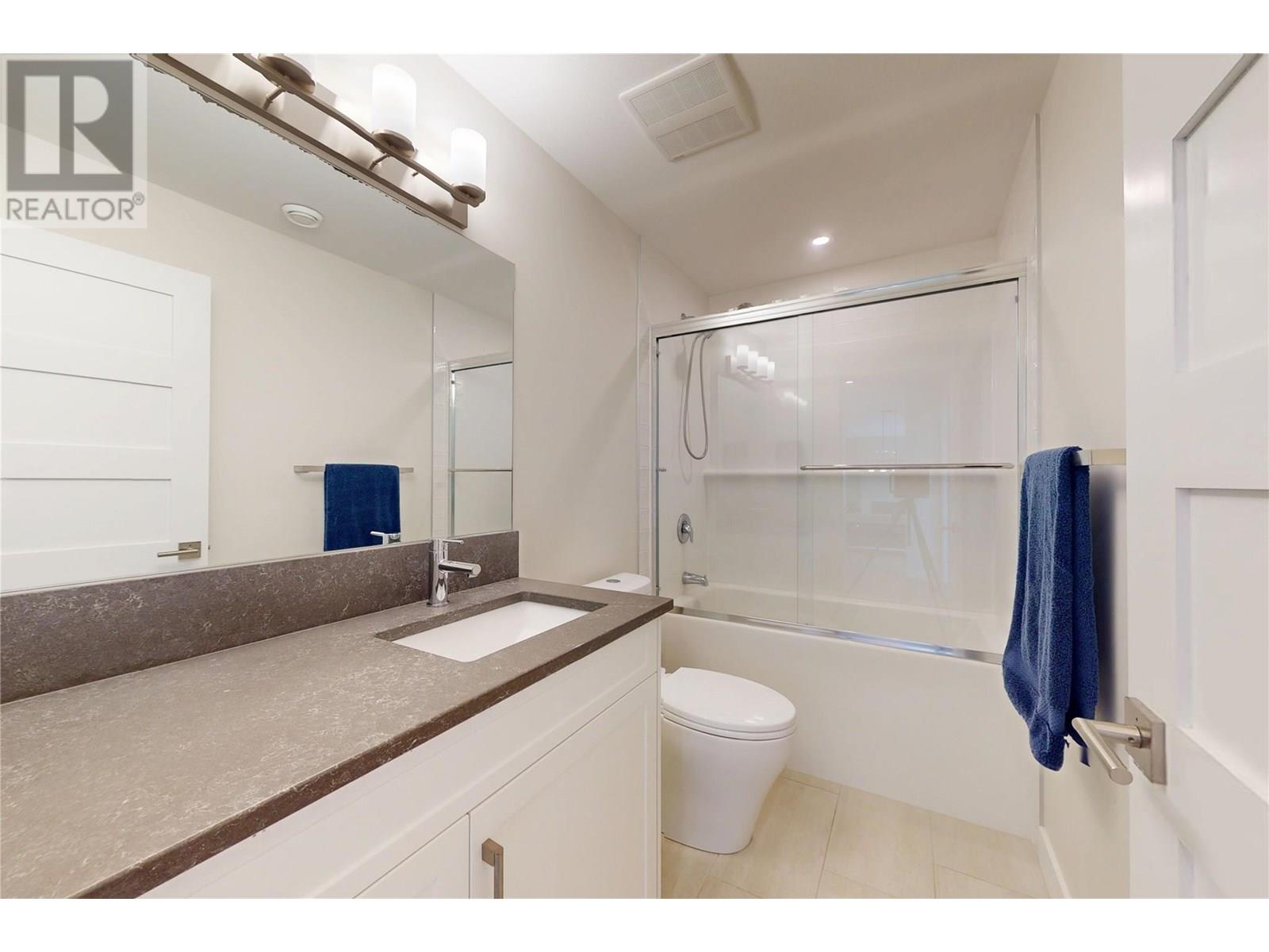 2502 Hedgestone Drive, West Kelowna
