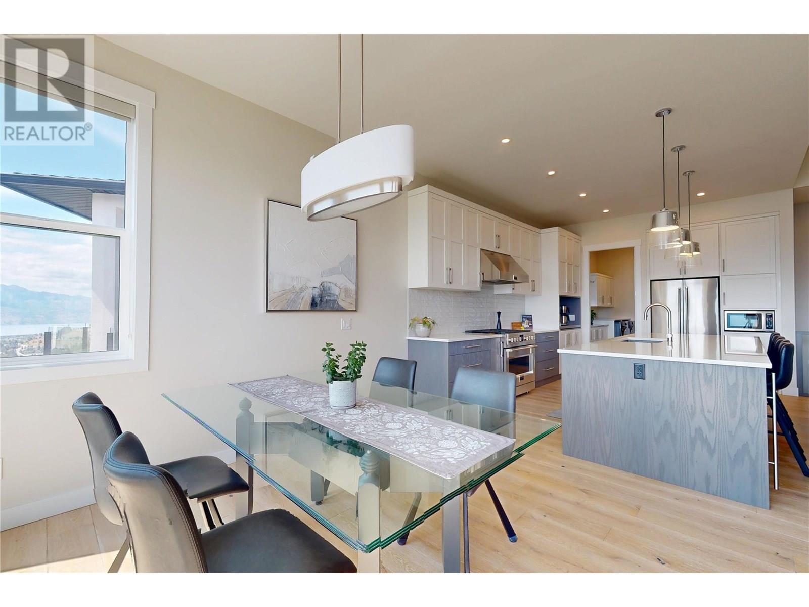 2502 Hedgestone Drive, West Kelowna