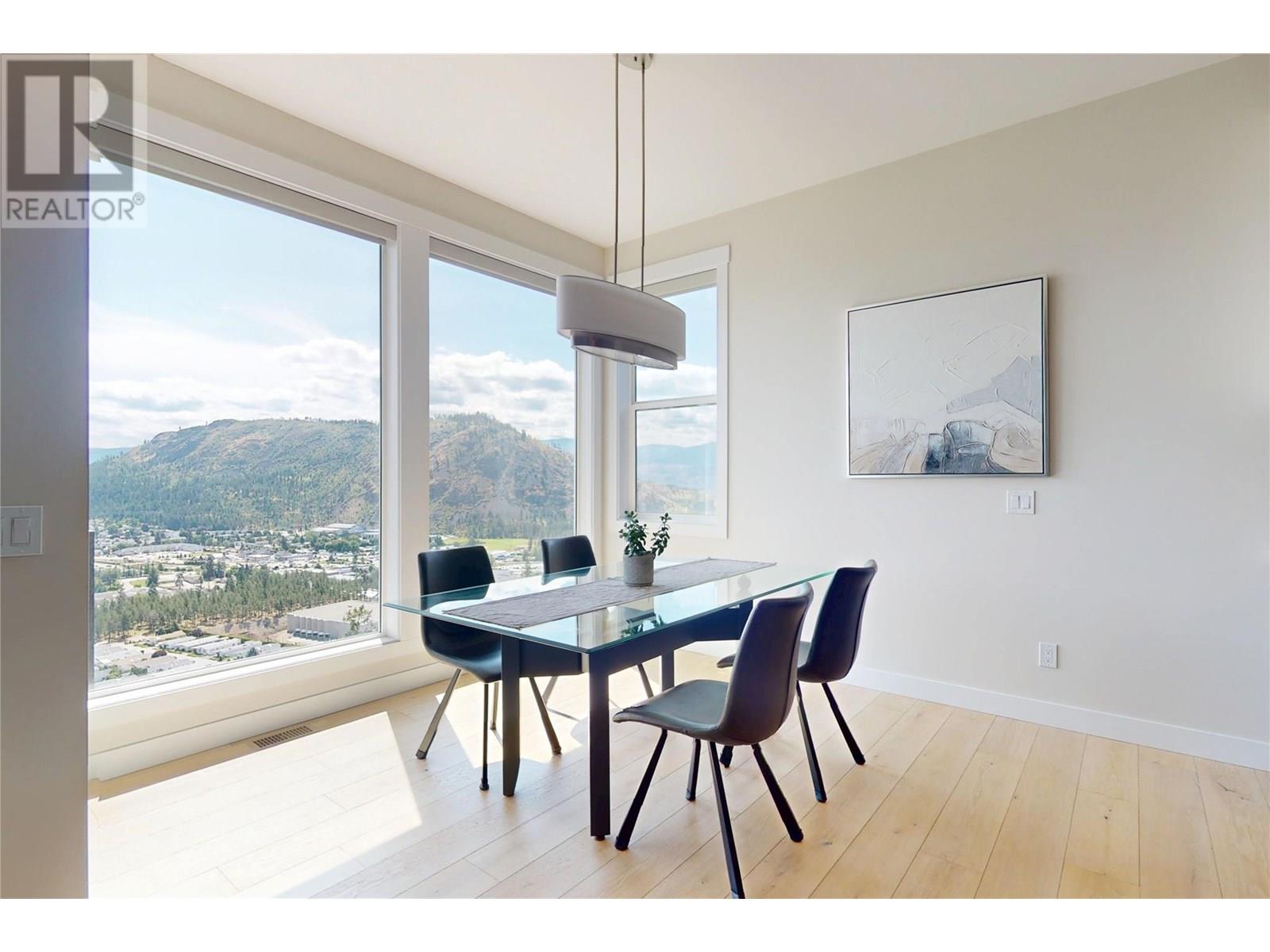 2502 Hedgestone Drive, West Kelowna