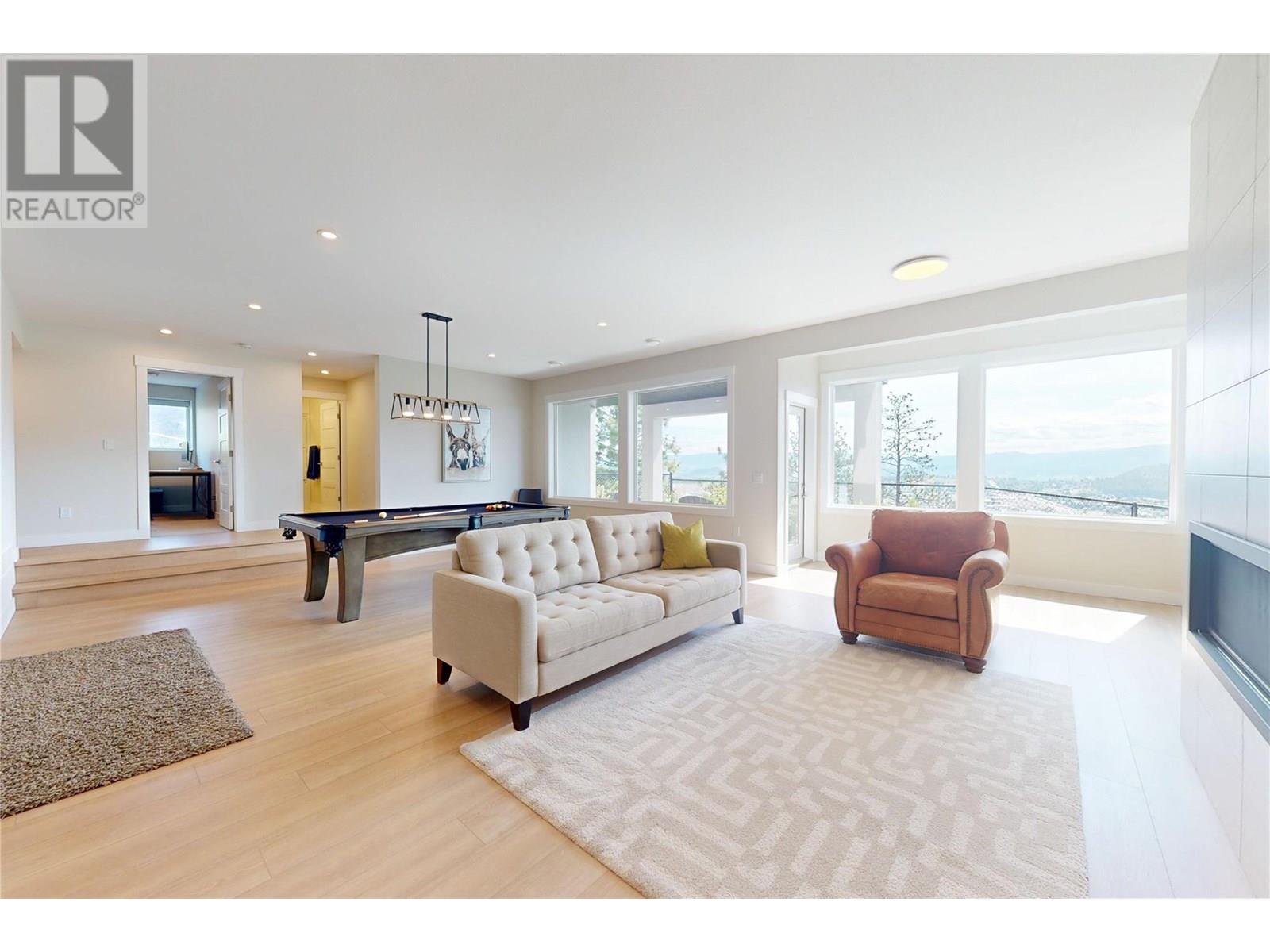 2502 Hedgestone Drive, West Kelowna