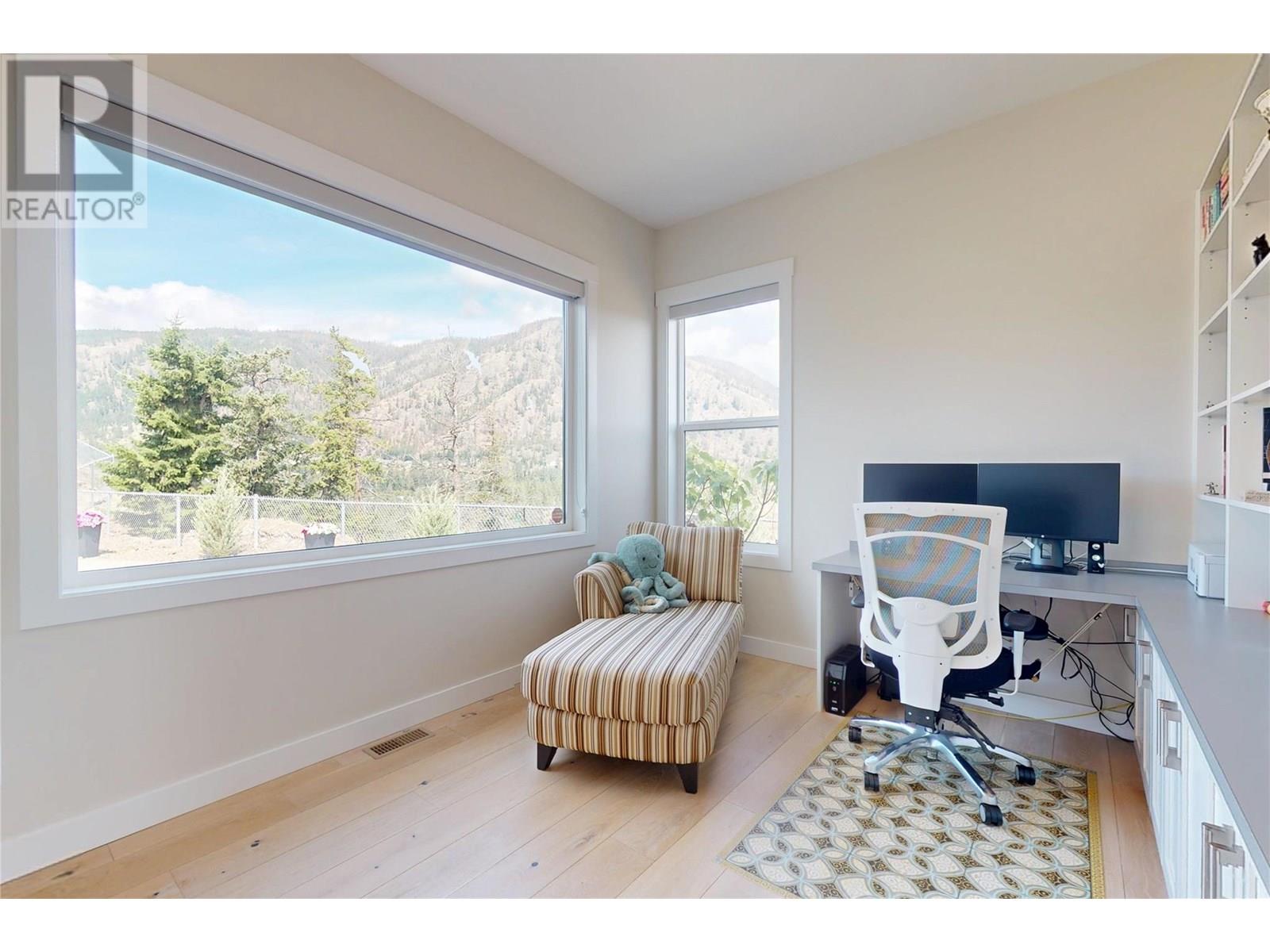 2502 Hedgestone Drive, West Kelowna